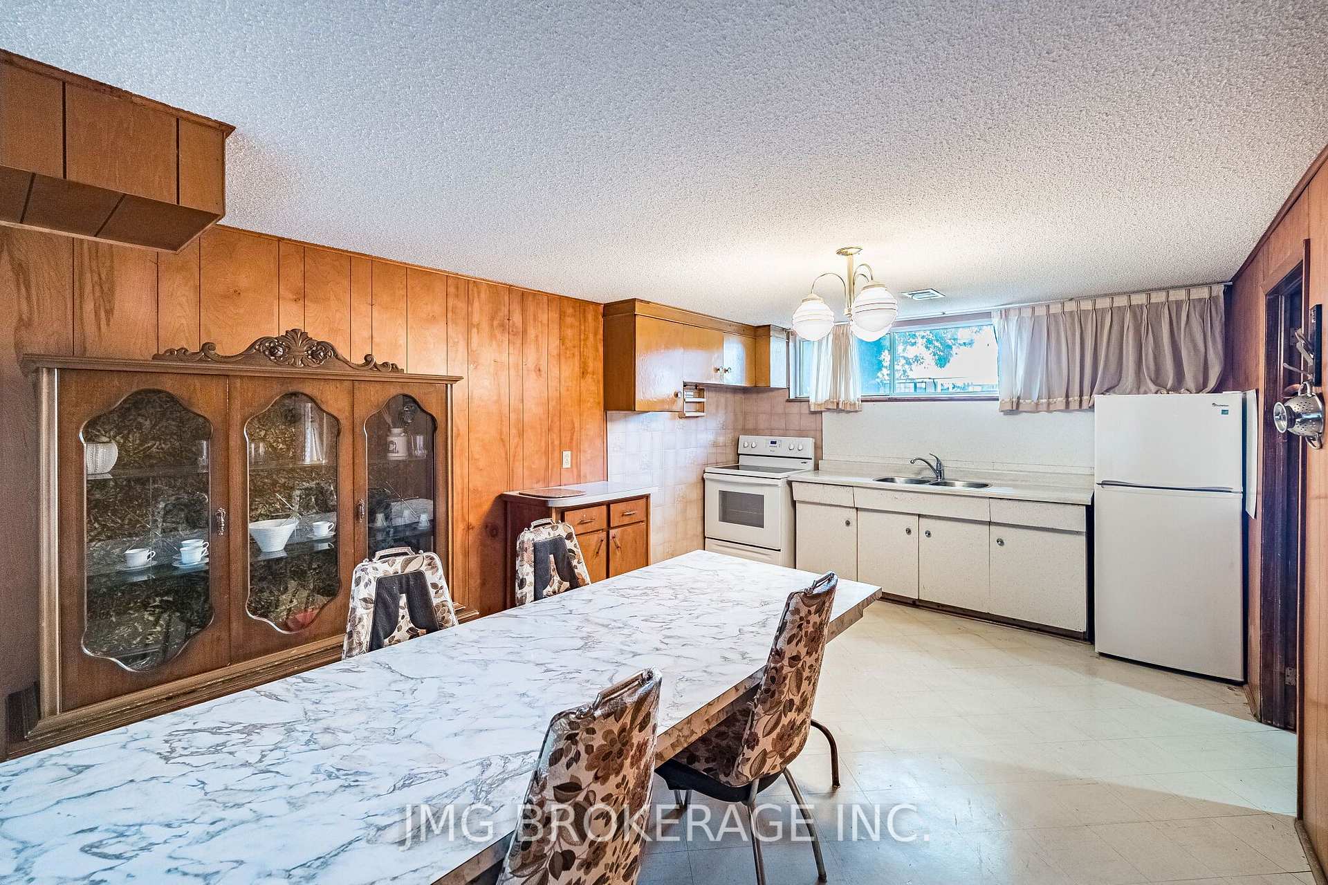 Photo 27 of 53 Foxrun Avenue, North York, Downsview-Roding-CFB — HOMEH