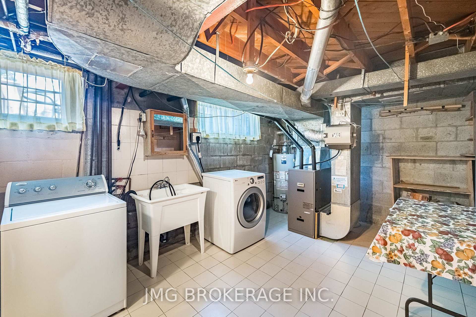 Photo 29 of 53 Foxrun Avenue, North York, Downsview-Roding-CFB — HOMEH