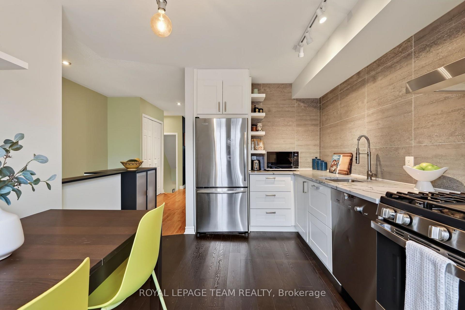 Photo 4 of Unit 11, 13 Robinson Avenue, Ottawa, Sandy Hill — HOMEH