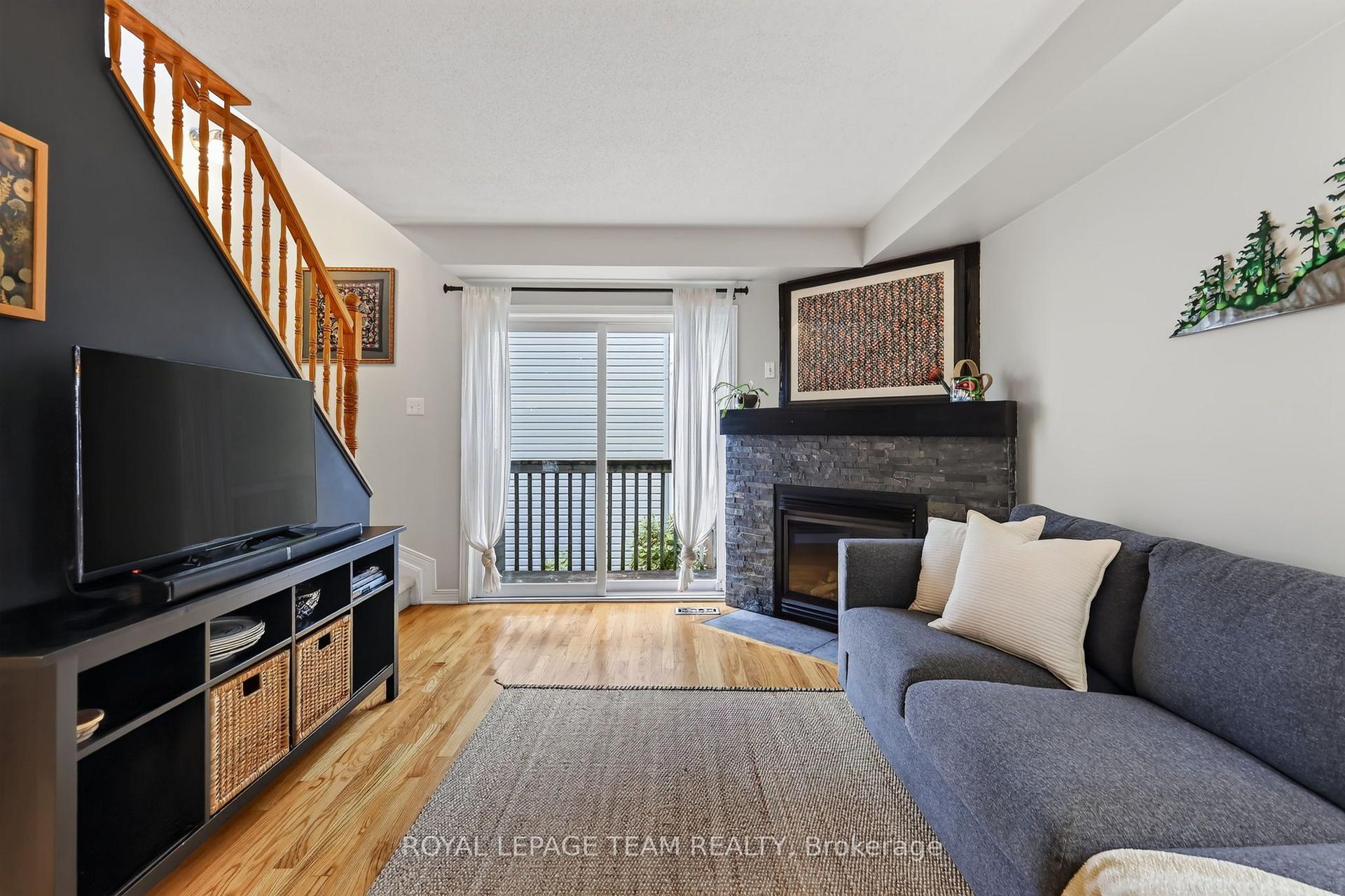 Photo 6 of Unit 11, 13 Robinson Avenue, Ottawa, Sandy Hill — HOMEH