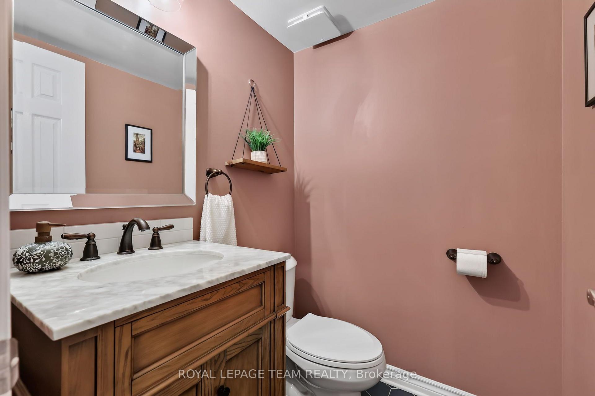 Photo 11 of Unit 11, 13 Robinson Avenue, Ottawa, Sandy Hill — HOMEH
