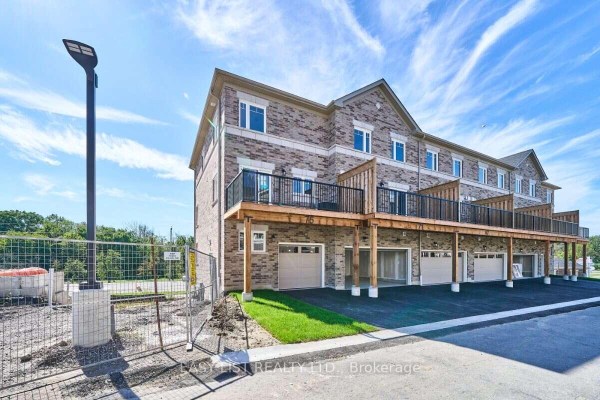 Photo 5 of 75 Addyman Crescent, Clarington, Newcastle — HOMEH