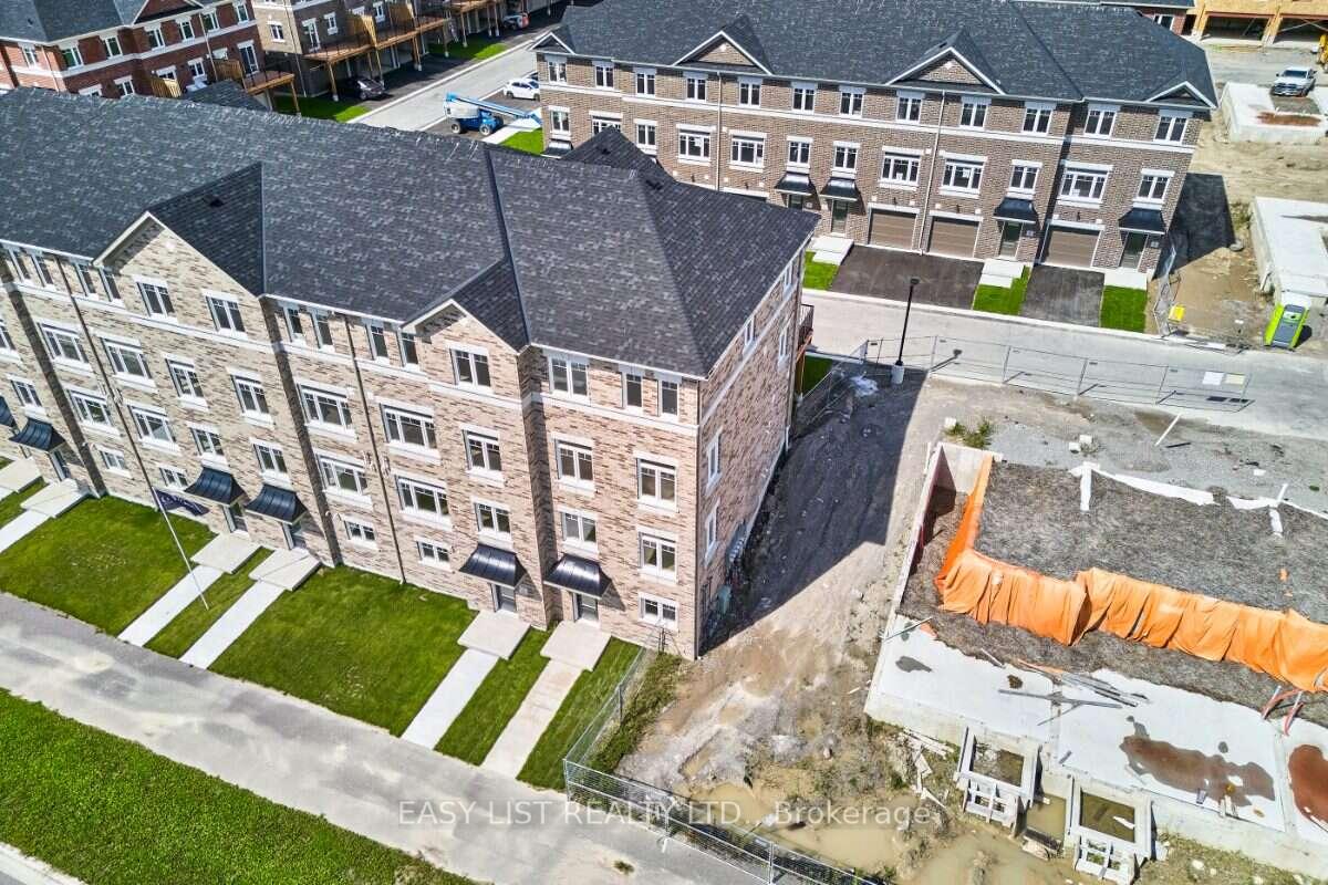 Photo 9 of 75 Addyman Crescent, Clarington, Newcastle — HOMEH