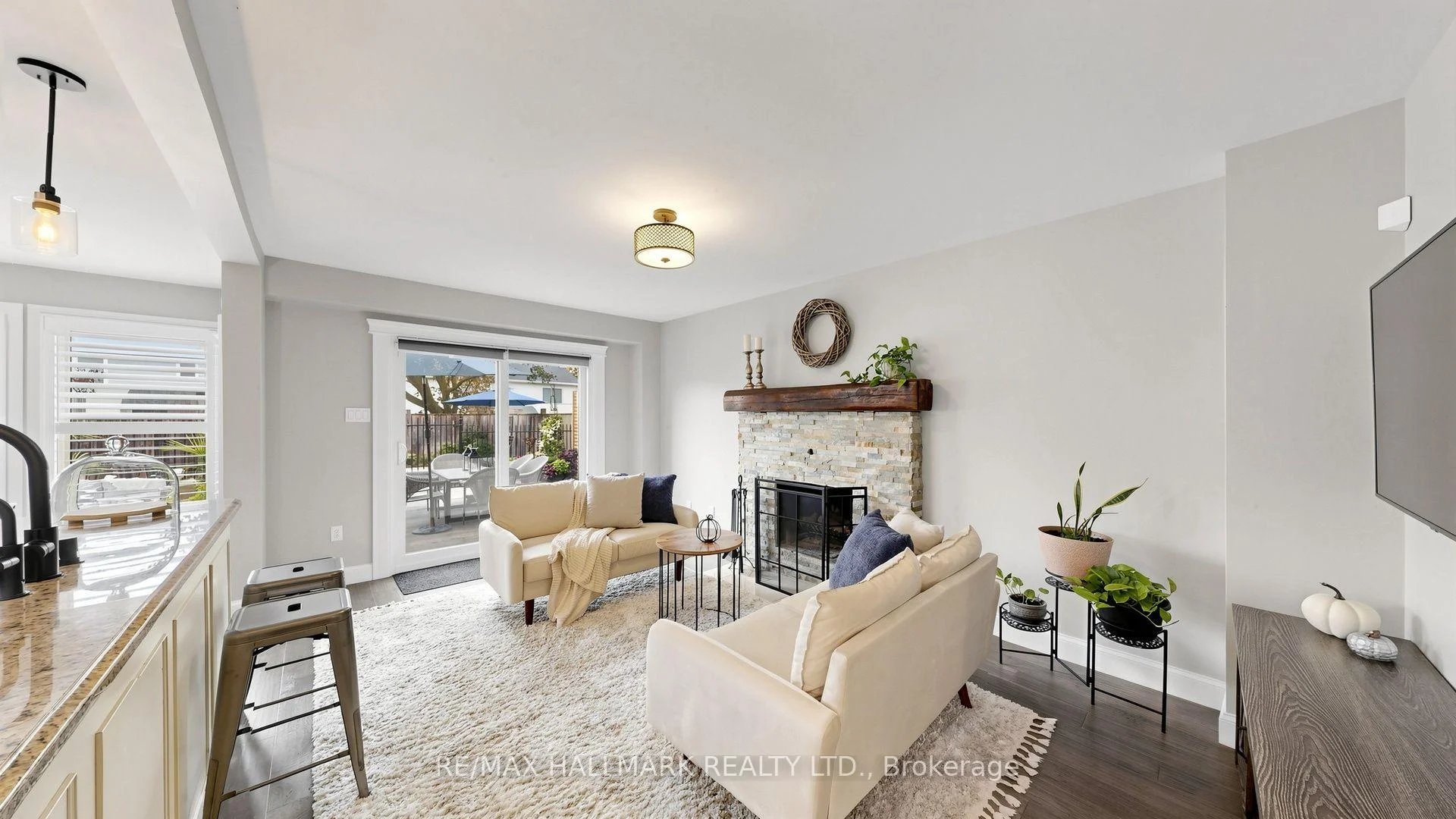 Photo 11 of 55 Bentonwood Crescent, Whitby, Pringle Creek — HOMEH
