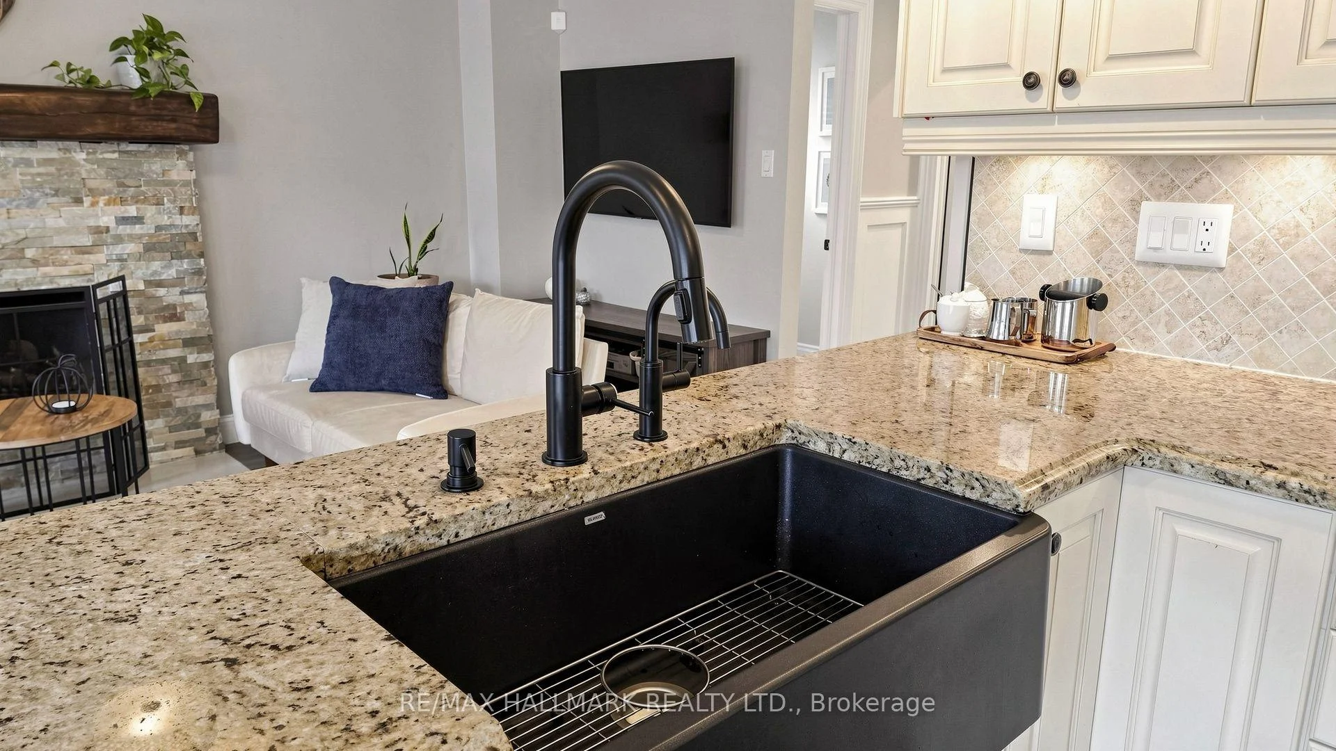 Photo 18 of 55 Bentonwood Crescent, Whitby, Pringle Creek — HOMEH