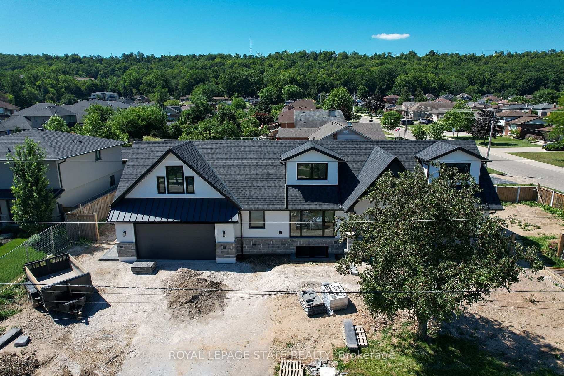 Photo 2 of 24 Royce Avenue, Hamilton, Stoney Creek — HOMEH