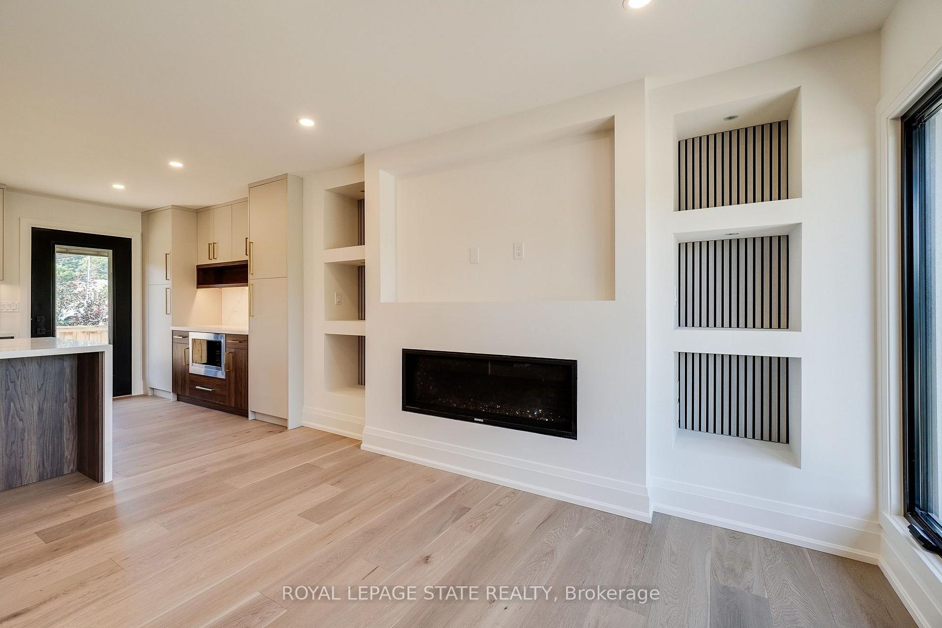 Photo 15 of 24 Royce Avenue, Hamilton, Stoney Creek — HOMEH