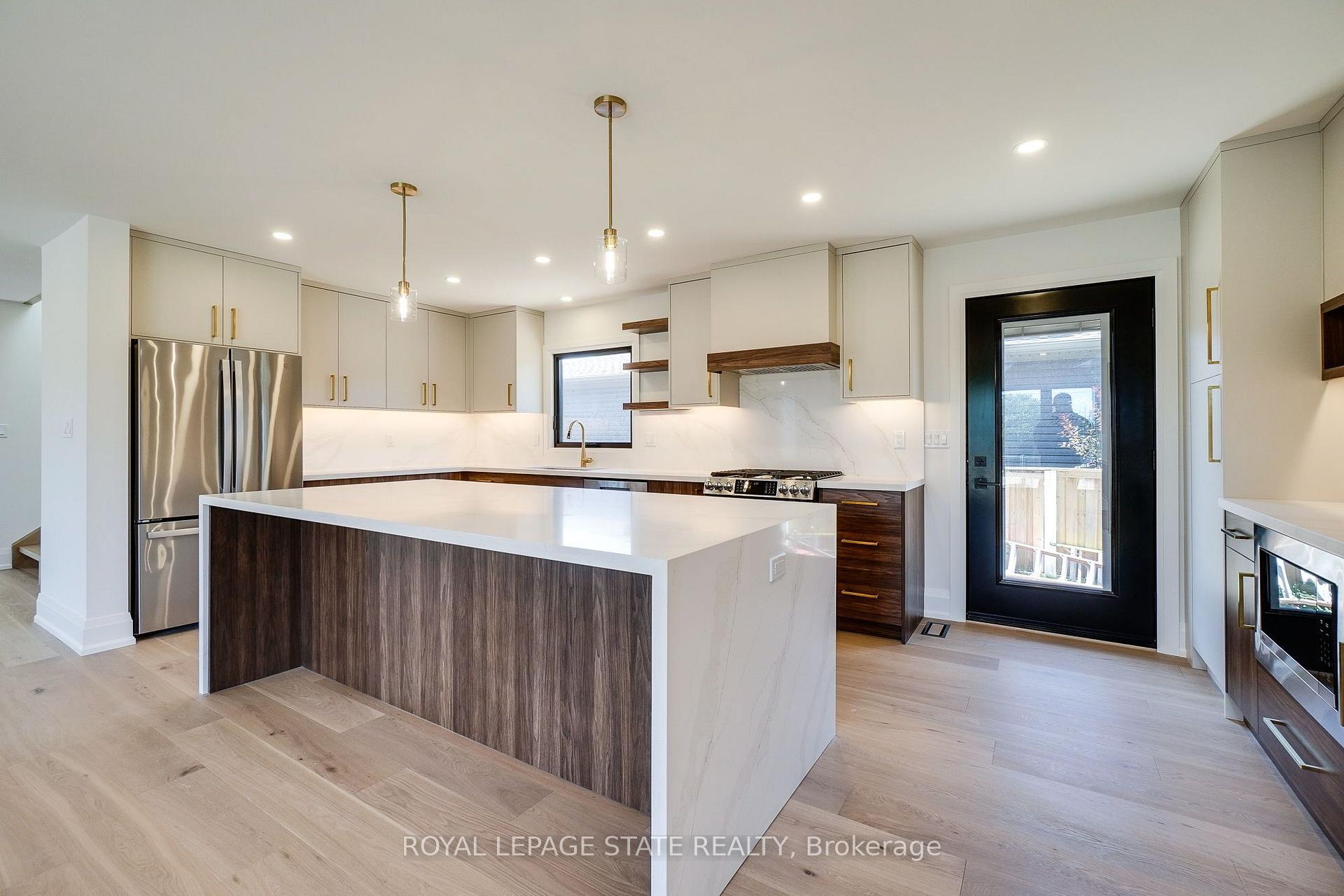 Photo 18 of 24 Royce Avenue, Hamilton, Stoney Creek — HOMEH