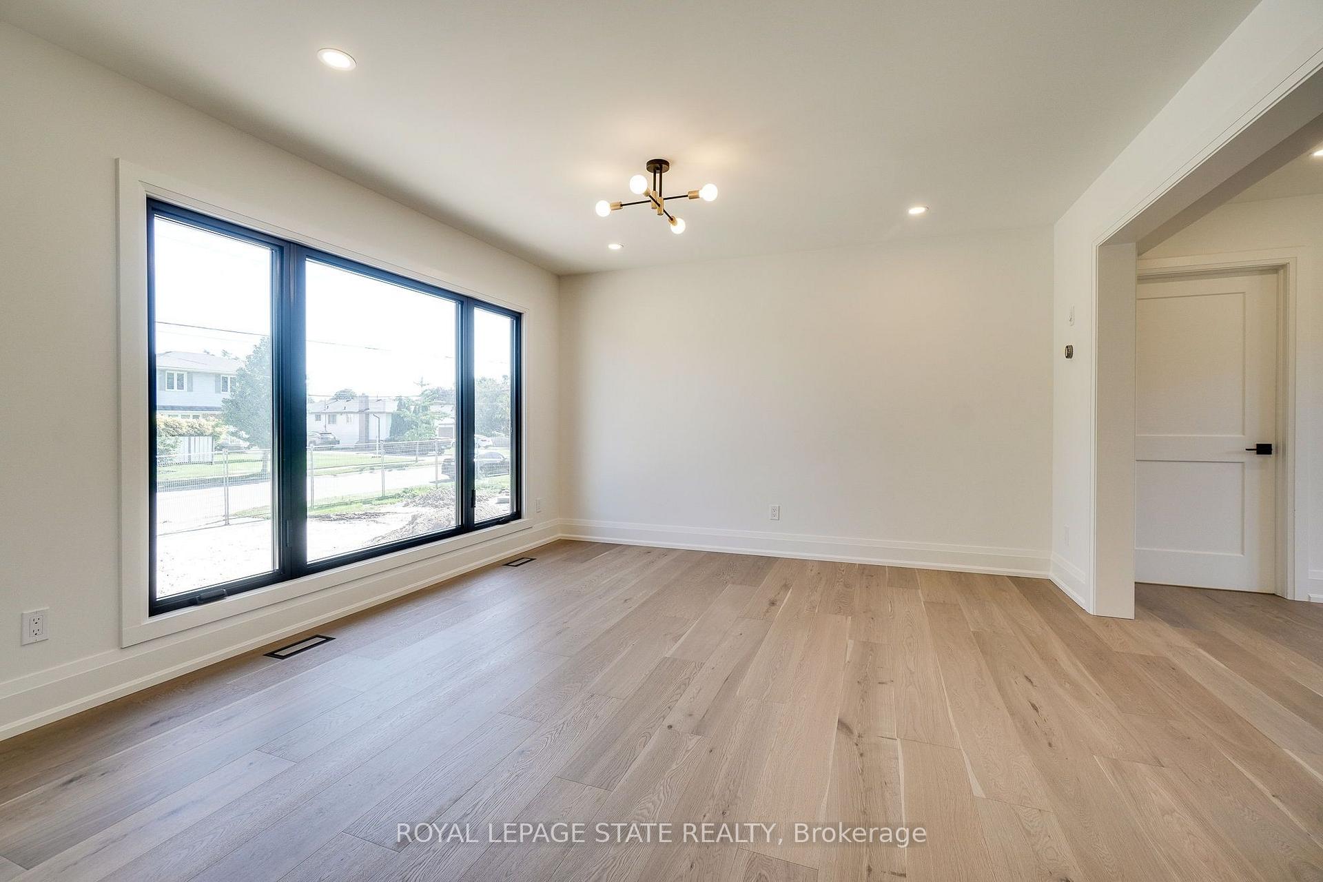 Photo 25 of 24 Royce Avenue, Hamilton, Stoney Creek — HOMEH
