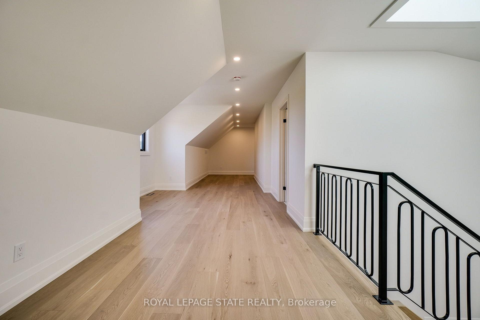 Photo 37 of 24 Royce Avenue, Hamilton, Stoney Creek — HOMEH
