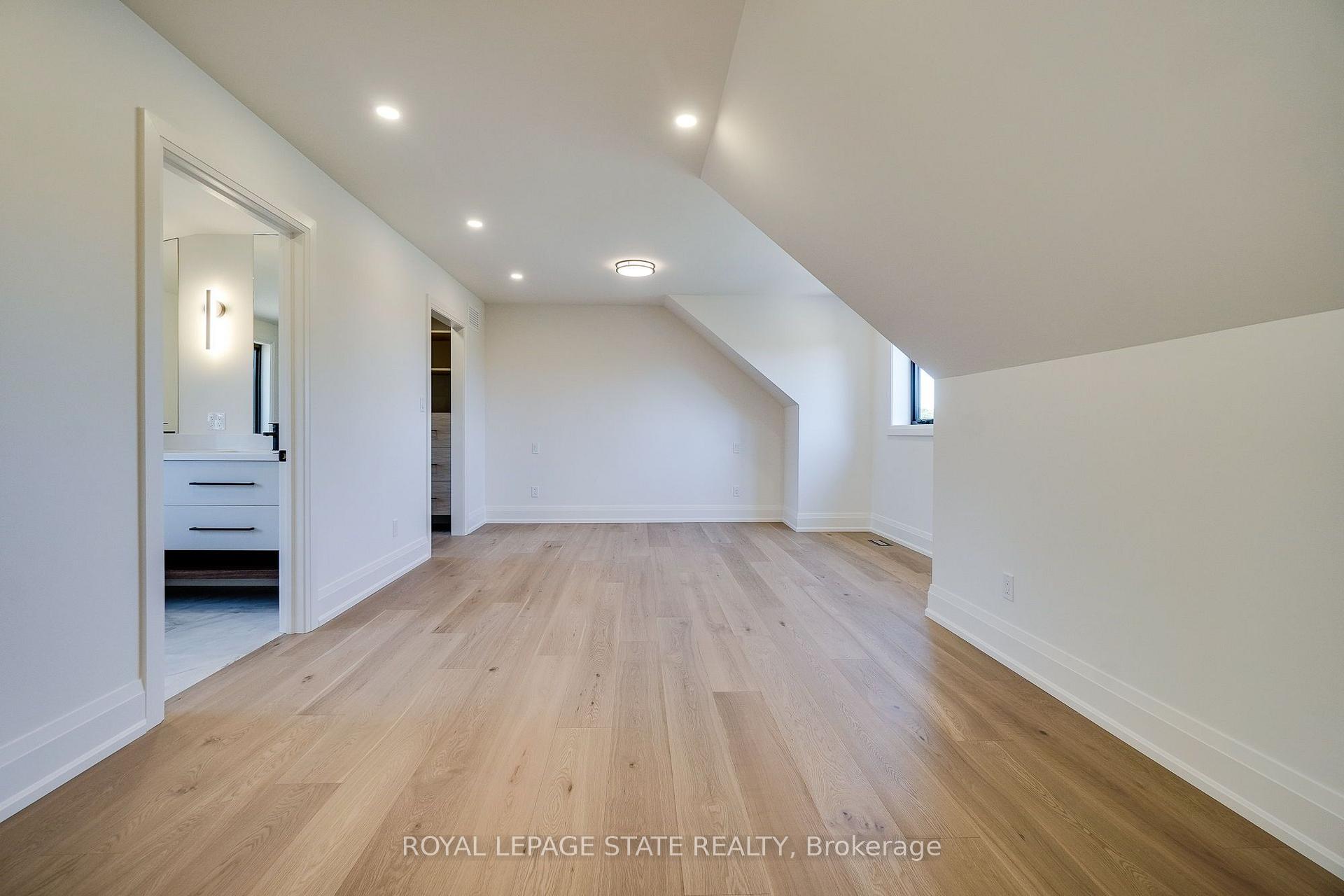 Photo 38 of 24 Royce Avenue, Hamilton, Stoney Creek — HOMEH