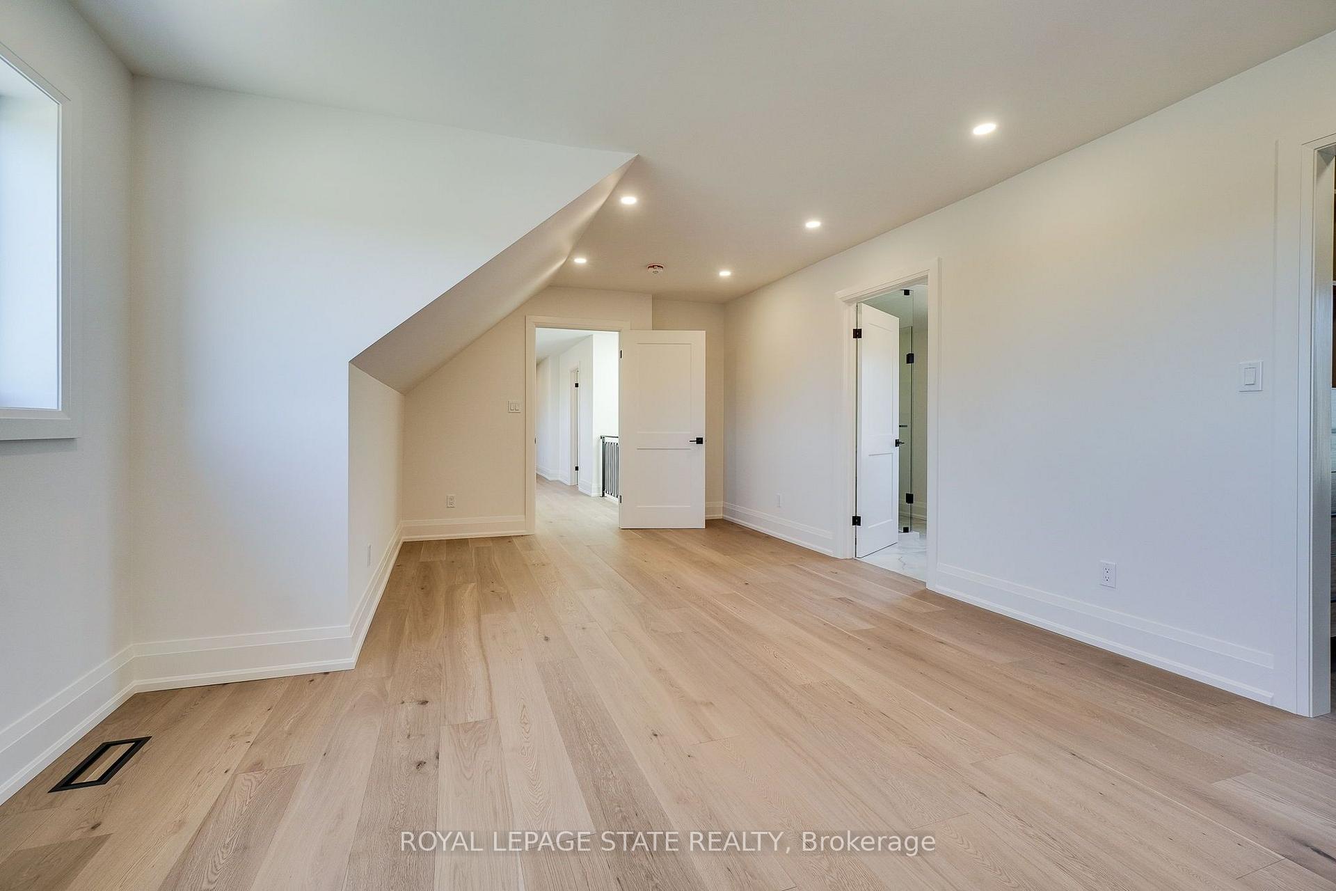 Photo 40 of 24 Royce Avenue, Hamilton, Stoney Creek — HOMEH