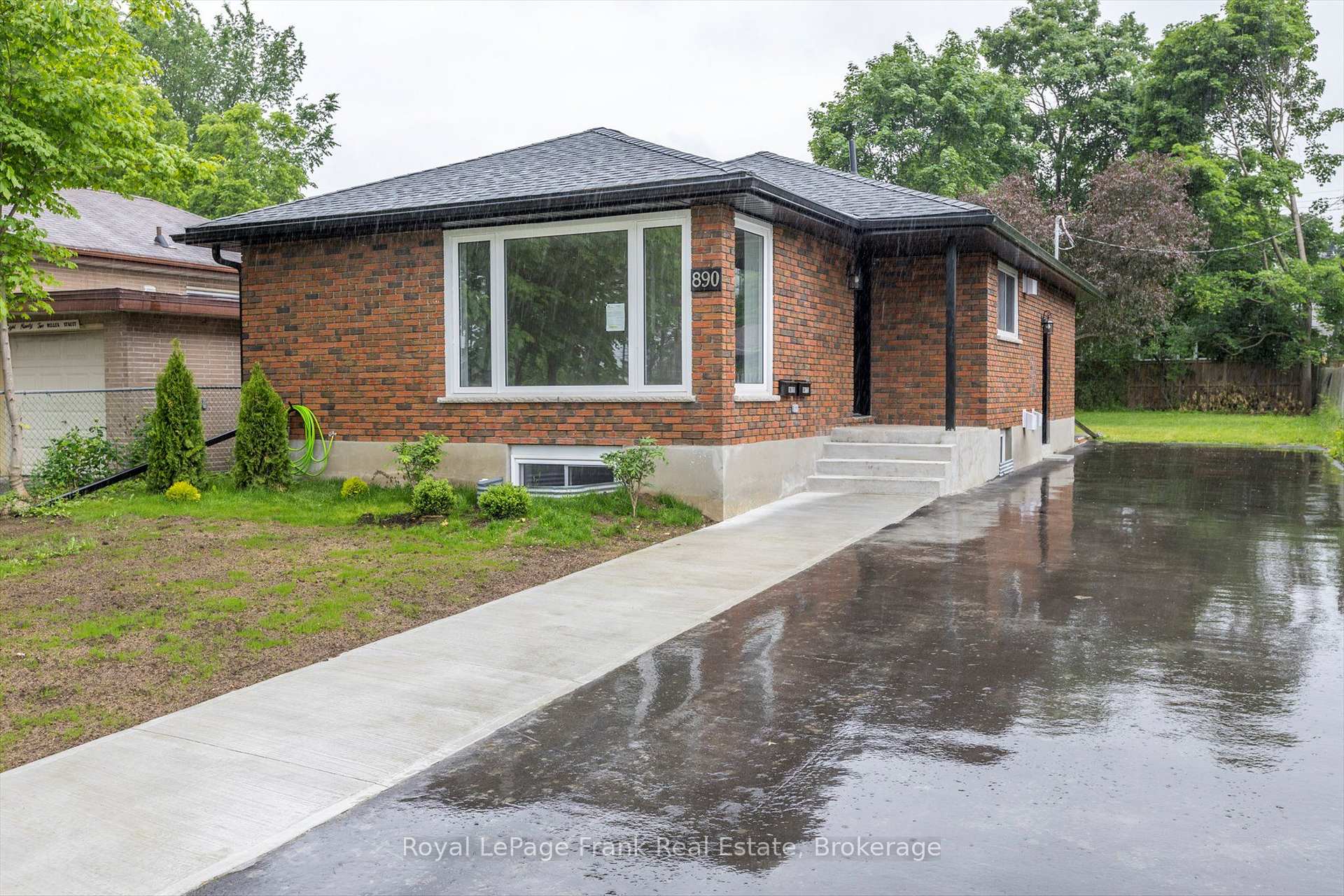 Photo 3 of Unit Main, 890 Weller Street, Peterborough, Monaghan Ward 2 — HOMEH