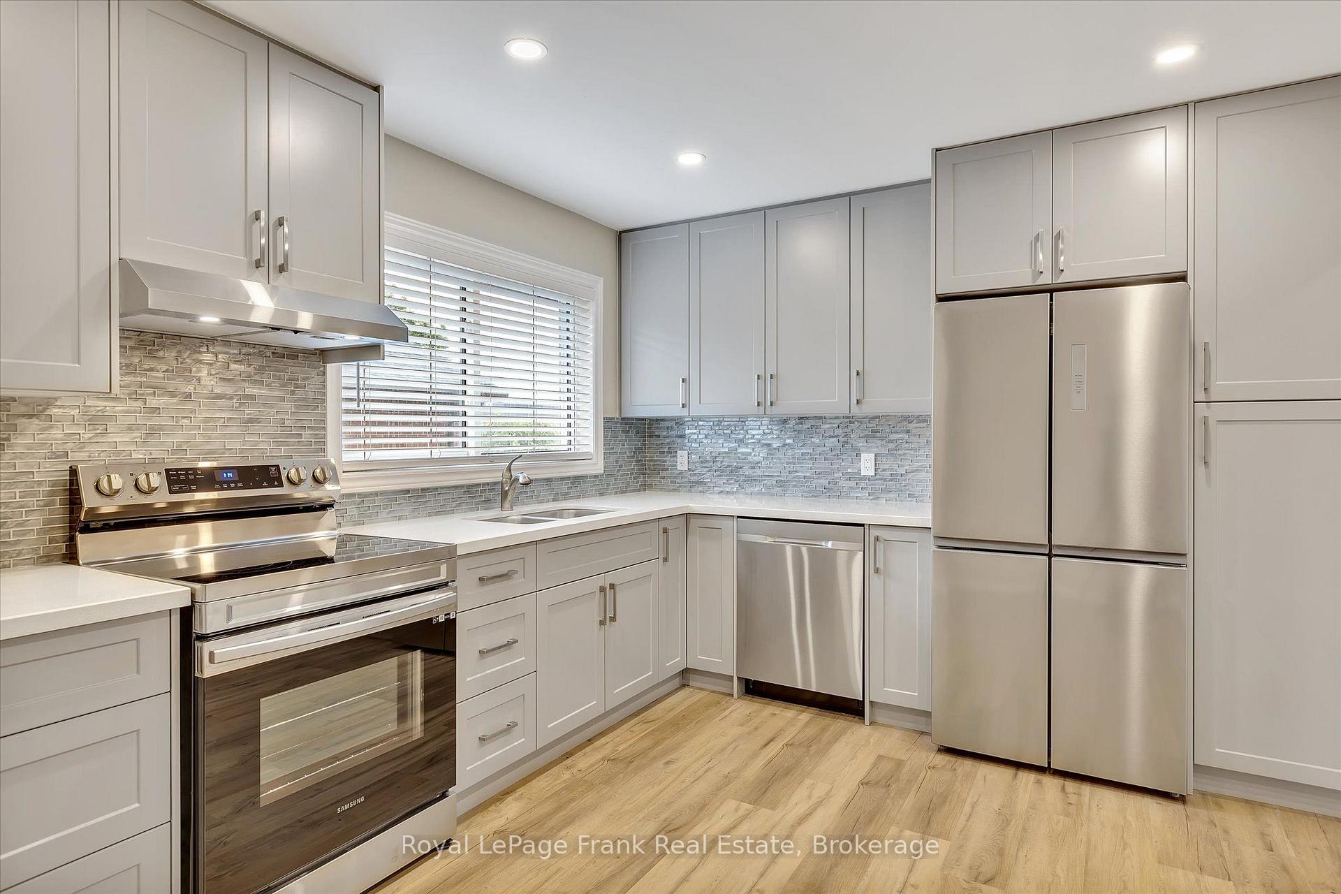 Photo of Unit Main, 890 Weller Street