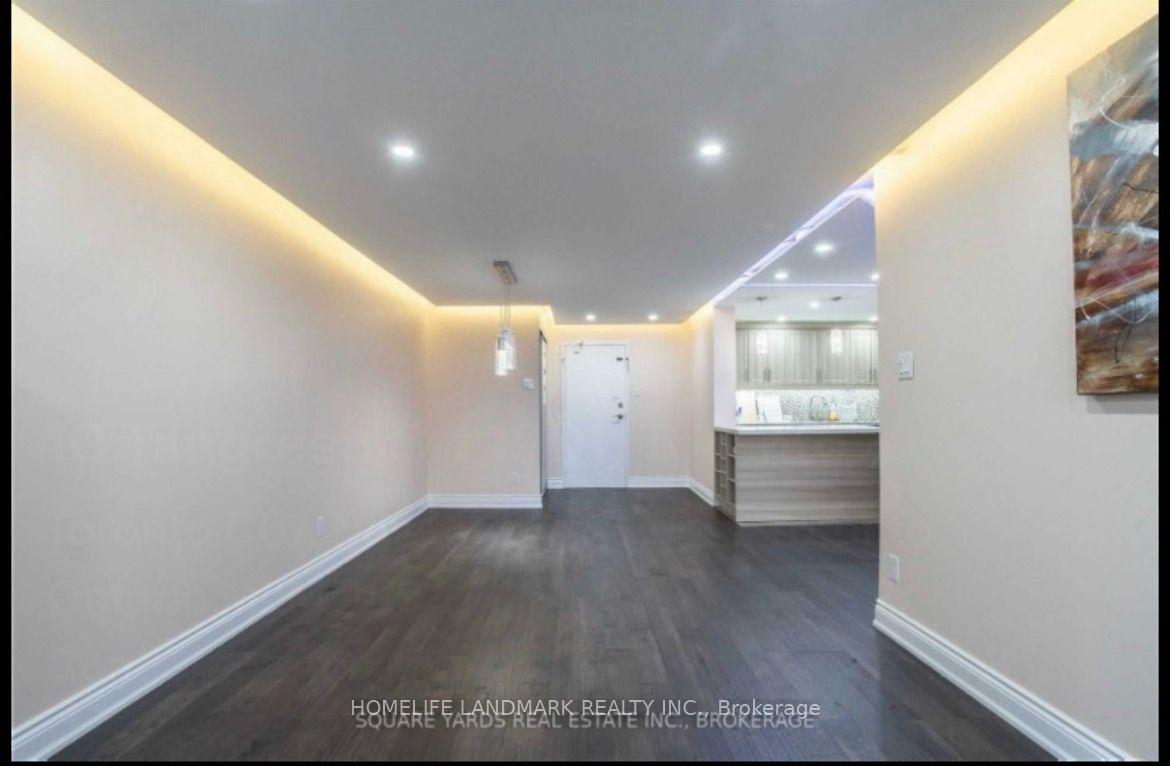 Front of Unit 1901, 10 Tangreen Court