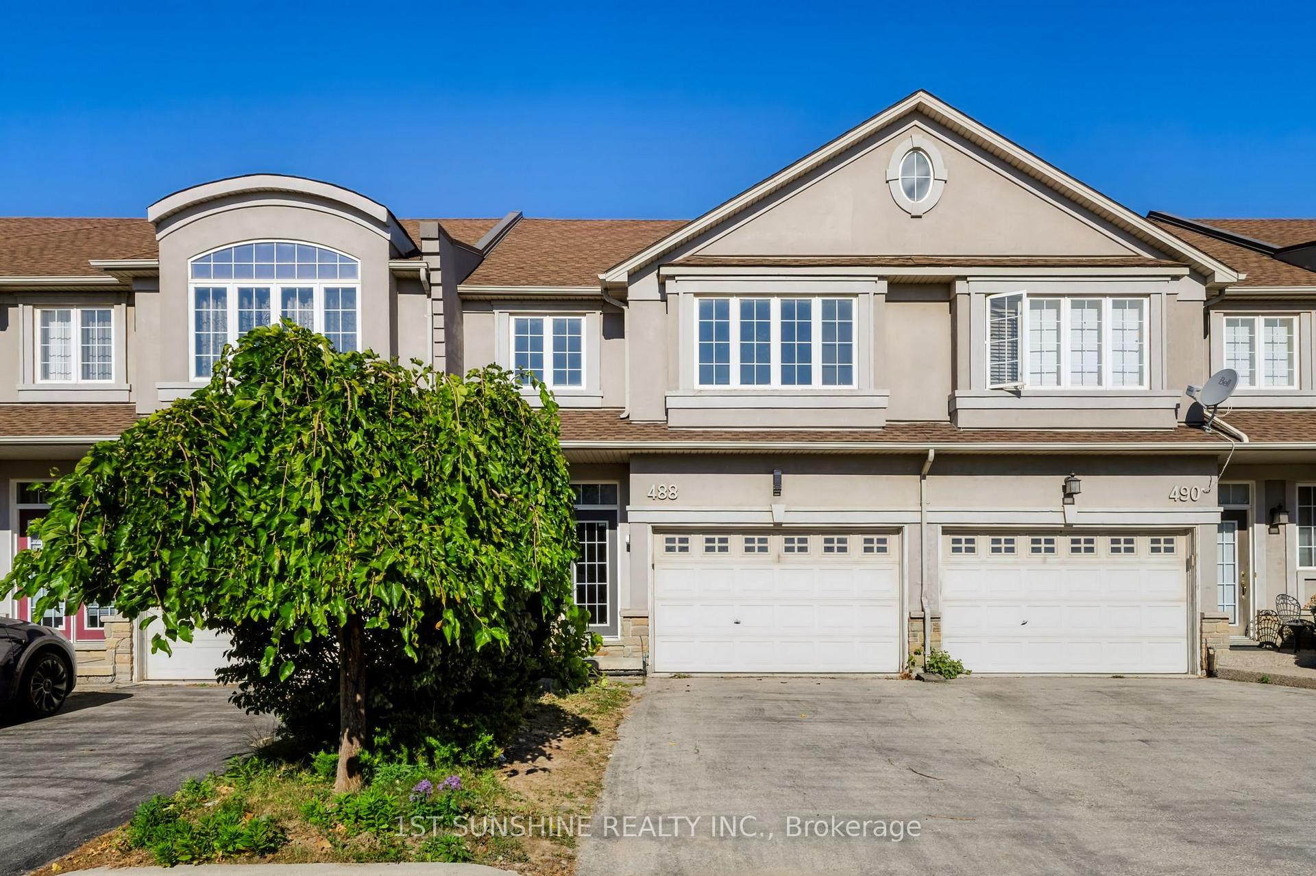Photo 4 of 488 Stonehenge Drive, Hamilton, Meadowlands — HOMEH
