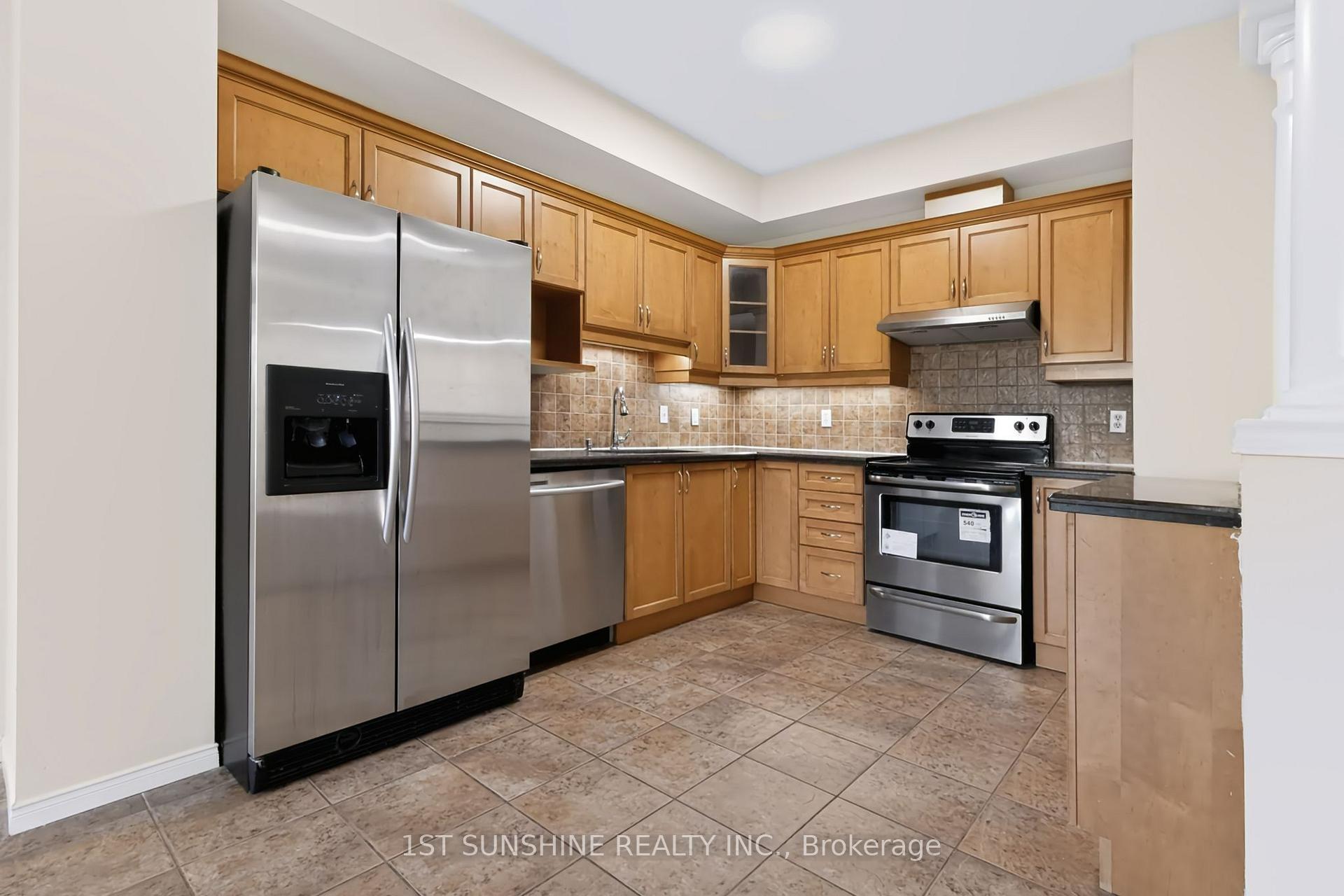 Photo 14 of 488 Stonehenge Drive, Hamilton, Meadowlands — HOMEH