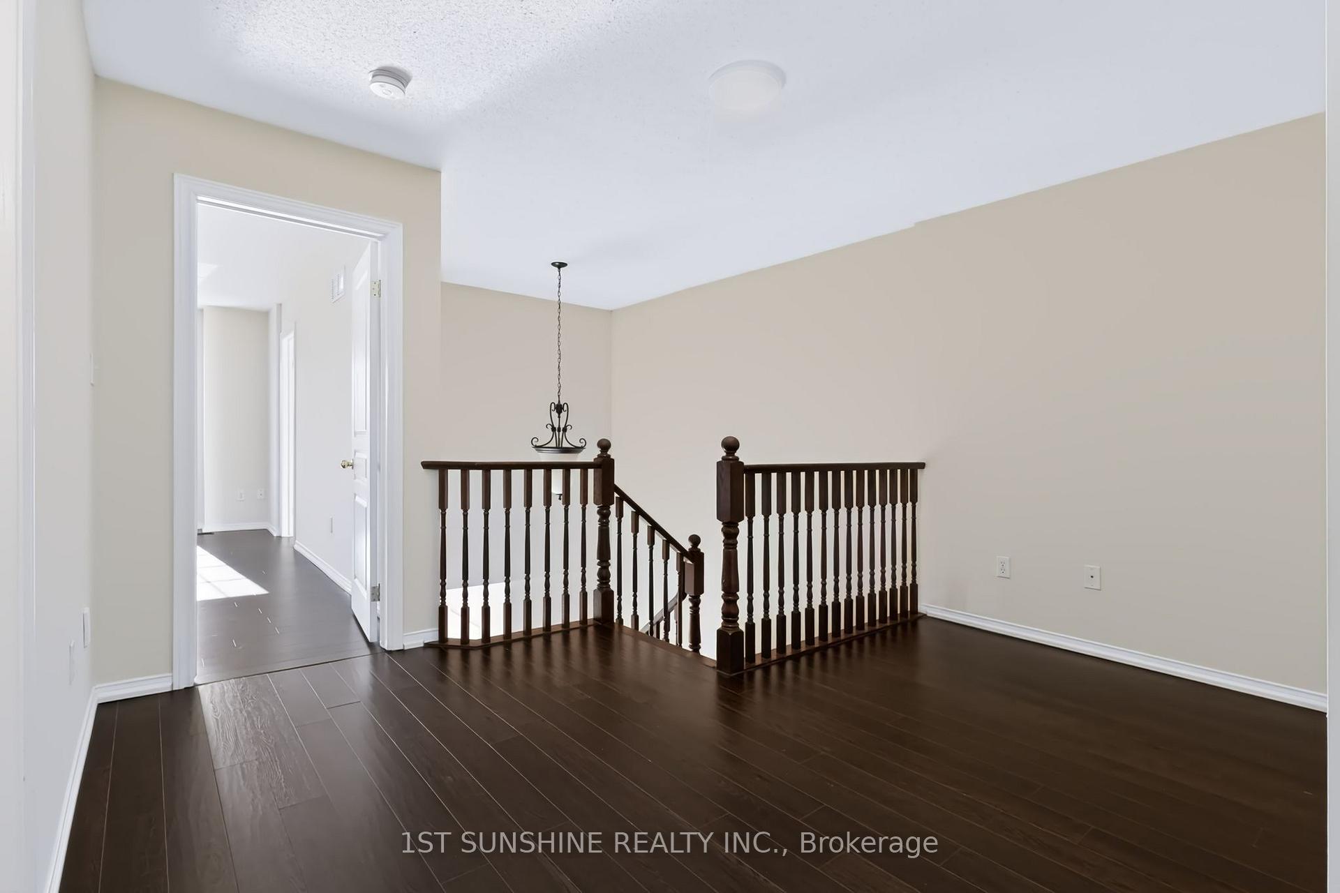Photo 21 of 488 Stonehenge Drive, Hamilton, Meadowlands — HOMEH
