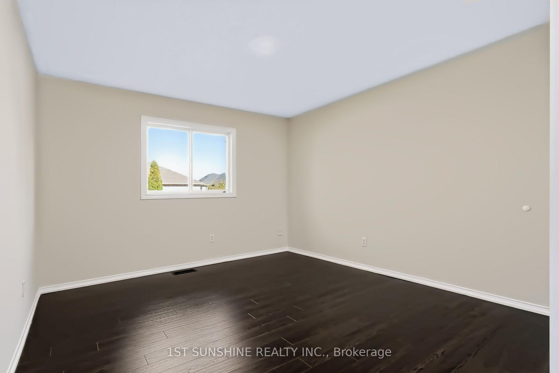 Photo 28 of 488 Stonehenge Drive, Hamilton, Meadowlands — HOMEH
