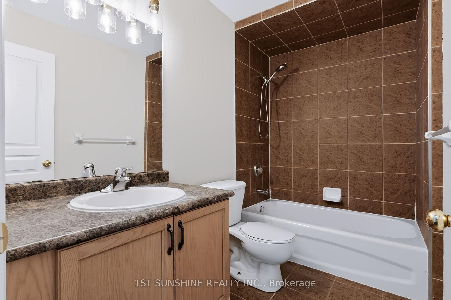 Photo 29 of 488 Stonehenge Drive, Hamilton, Meadowlands — HOMEH