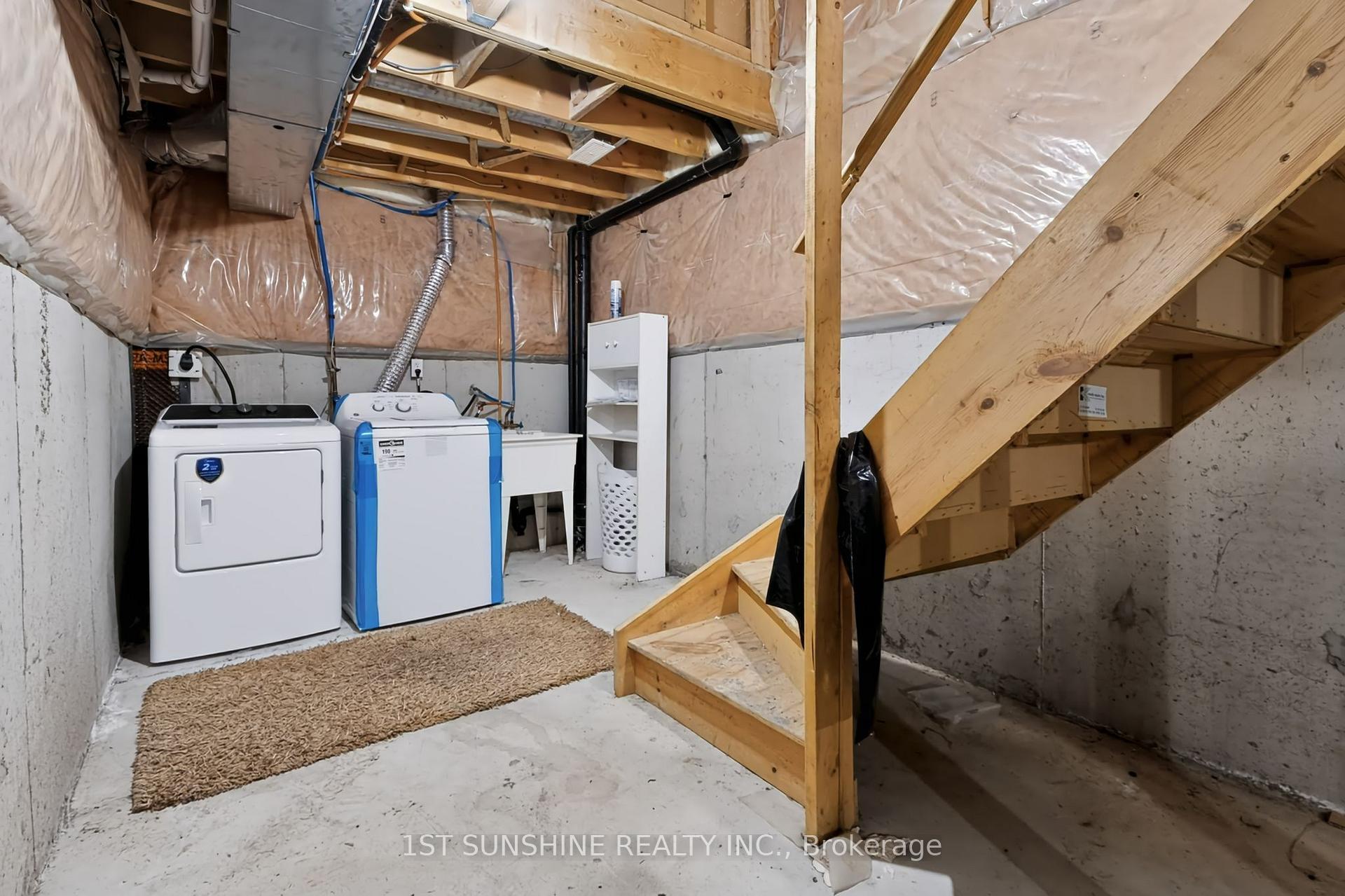 Photo 30 of 488 Stonehenge Drive, Hamilton, Meadowlands — HOMEH