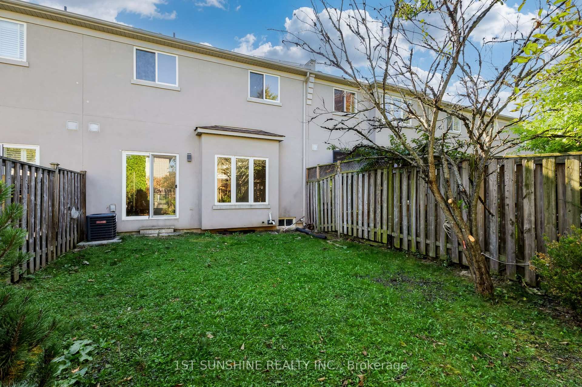Photo 36 of 488 Stonehenge Drive, Hamilton, Meadowlands — HOMEH