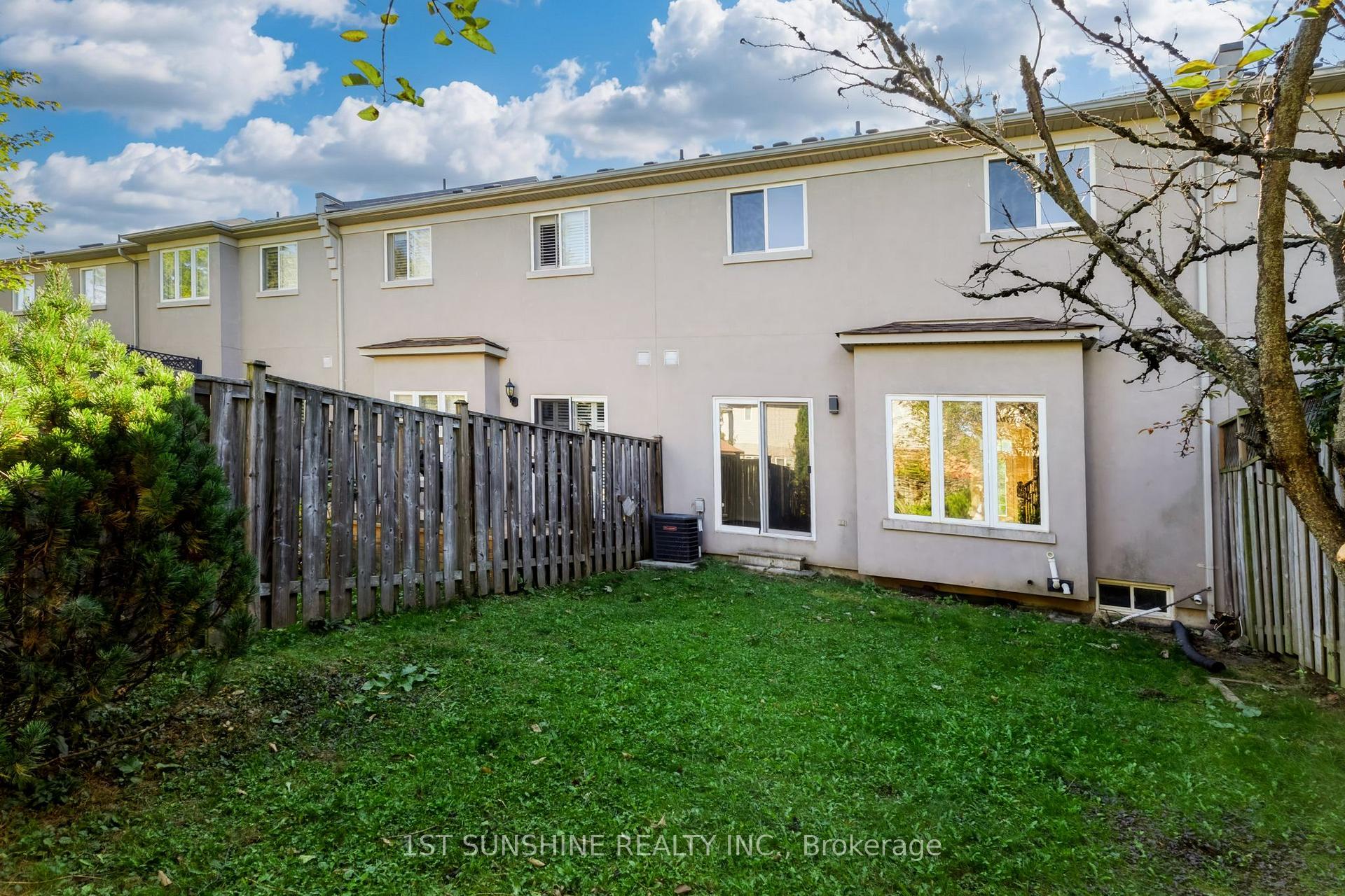 Photo 37 of 488 Stonehenge Drive, Hamilton, Meadowlands — HOMEH