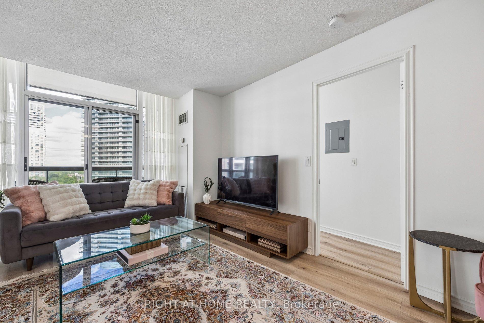 Photo 5 of Unit 1116, 503 Beecroft Road, North York, Willowdale West — HOMEH