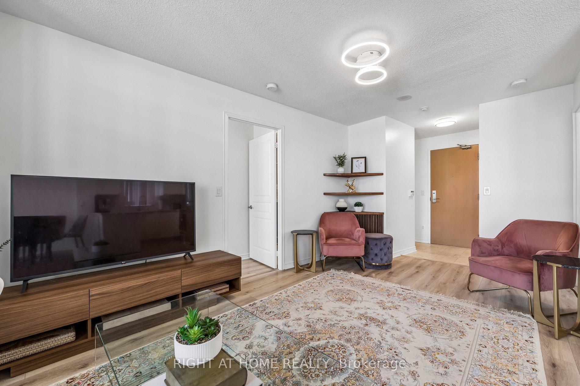 Photo 6 of Unit 1116, 503 Beecroft Road, North York, Willowdale West — HOMEH
