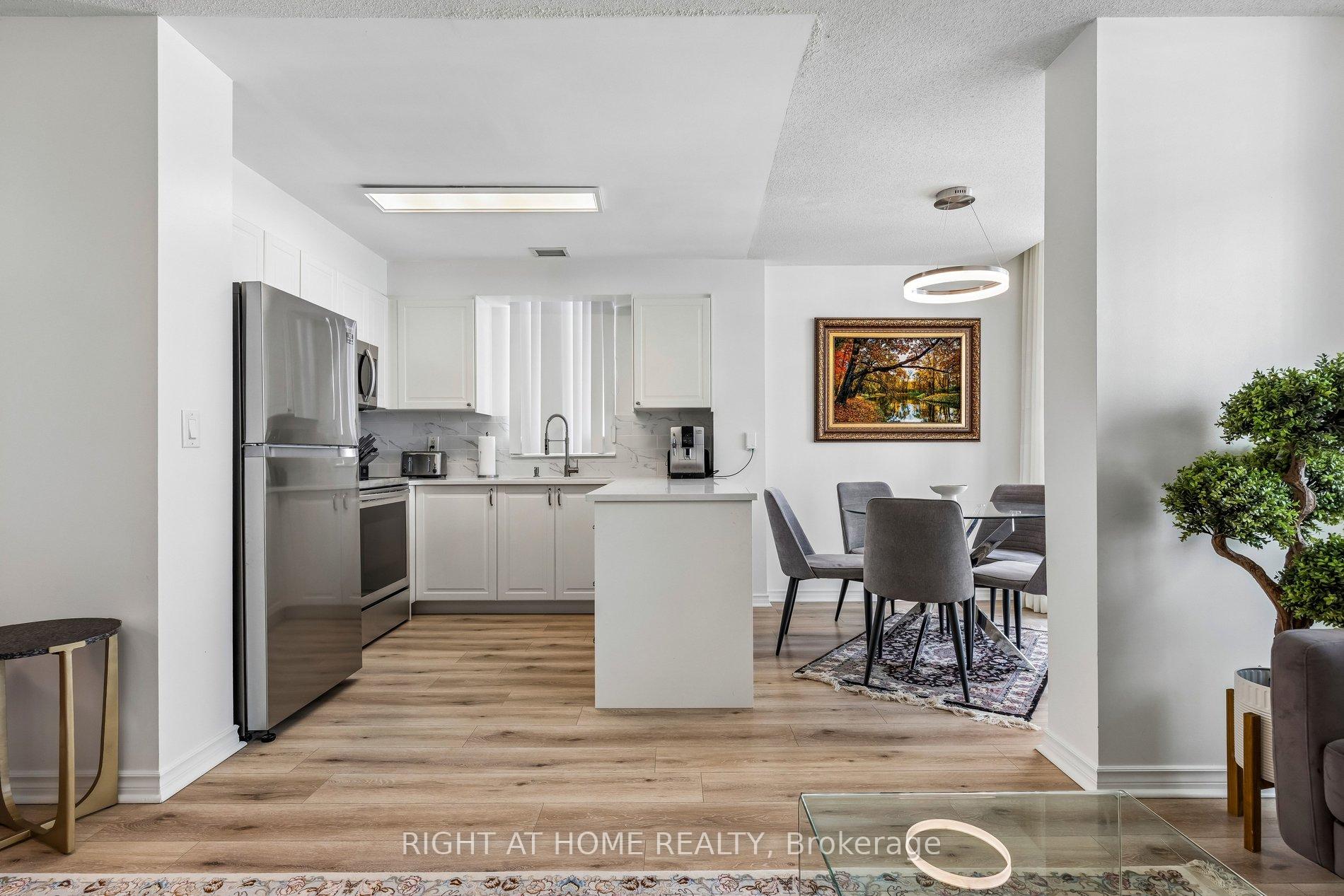 Photo 7 of Unit 1116, 503 Beecroft Road, North York, Willowdale West — HOMEH