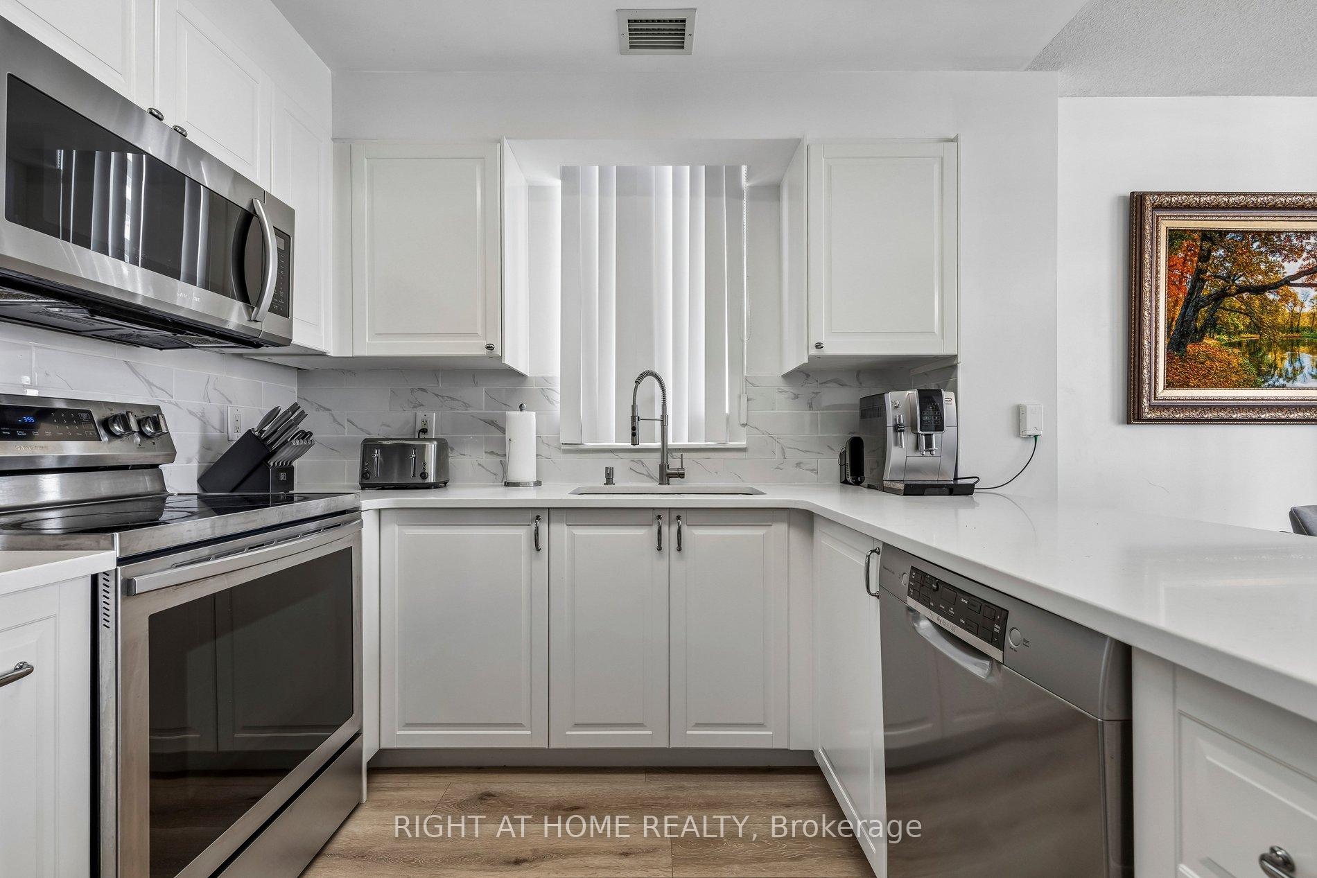 Photo 8 of Unit 1116, 503 Beecroft Road, North York, Willowdale West — HOMEH