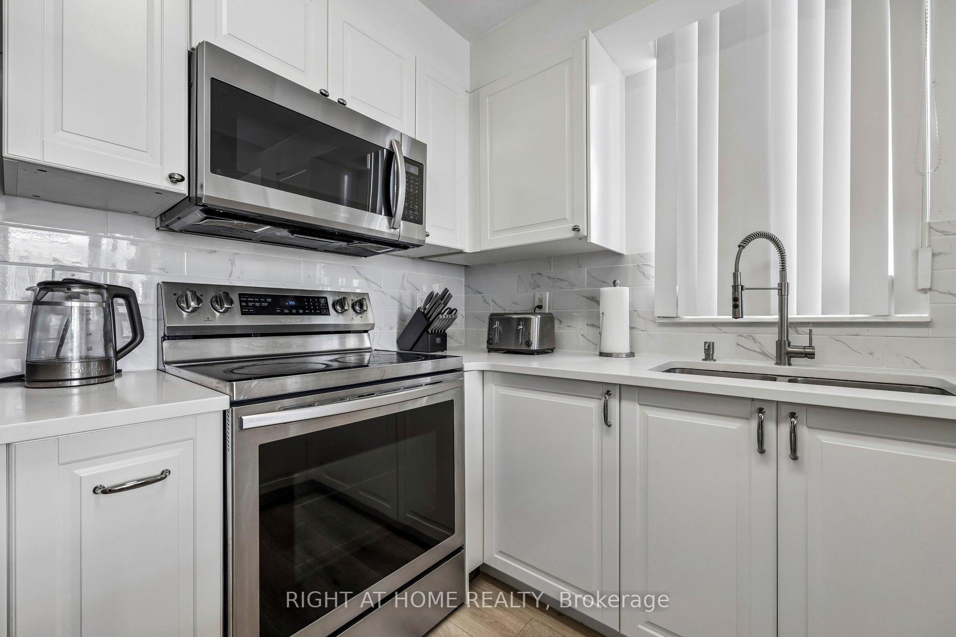 Photo 9 of Unit 1116, 503 Beecroft Road, North York, Willowdale West — HOMEH