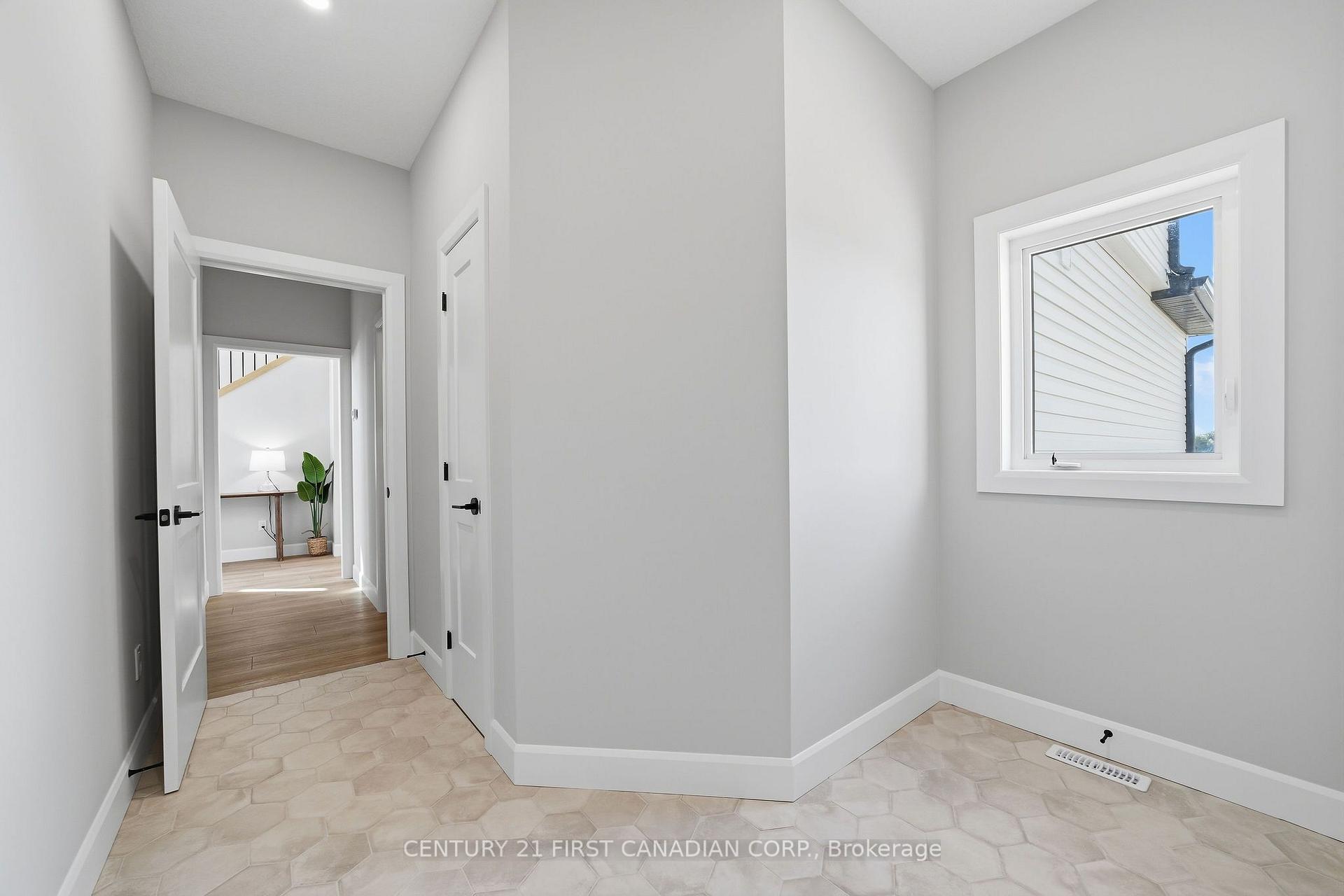 Photo 11 of 132 Addison Avenue, Lucan Biddulph, Lucan — HOMEH