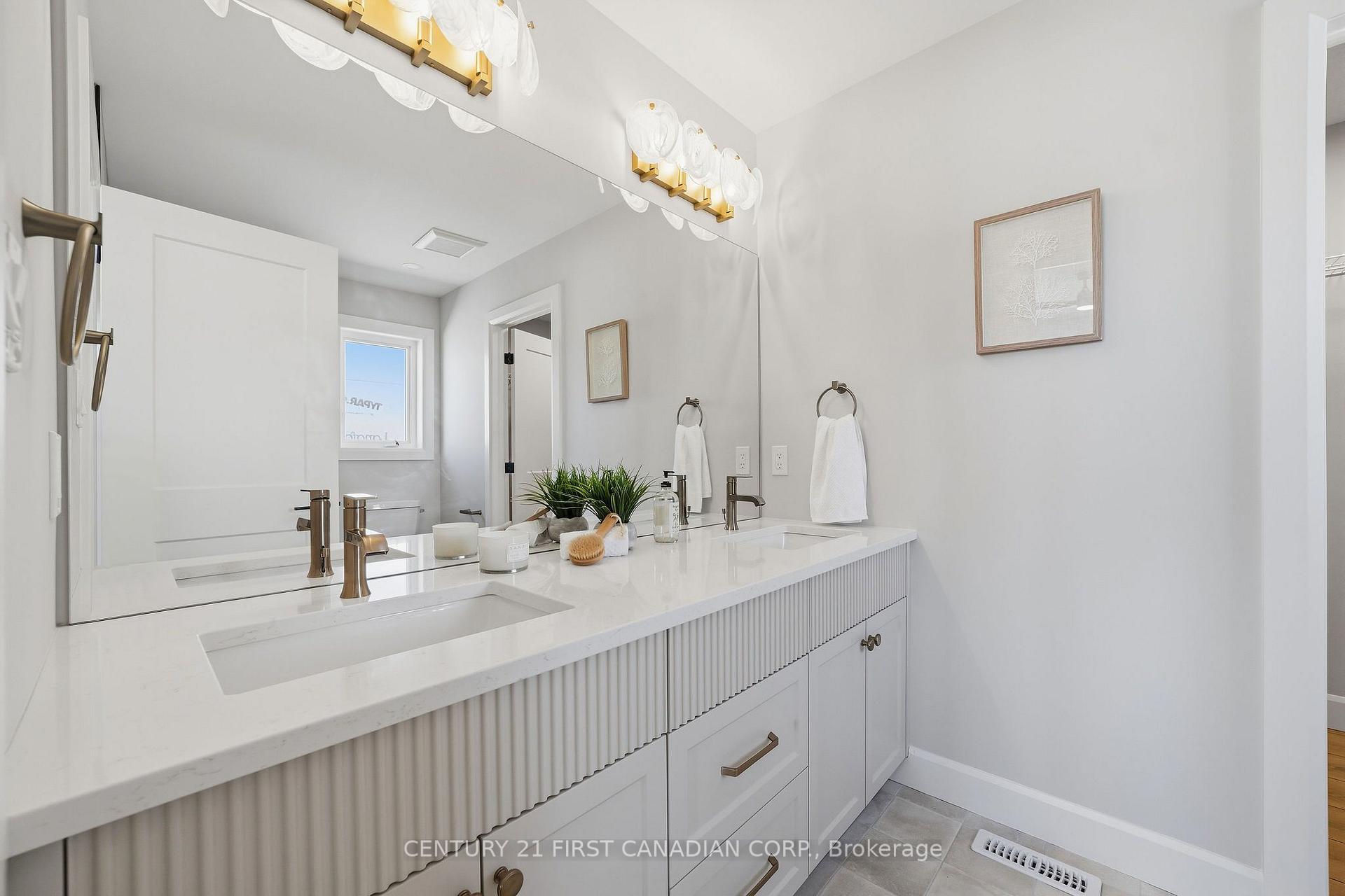 Photo 24 of 132 Addison Avenue, Lucan Biddulph, Lucan — HOMEH