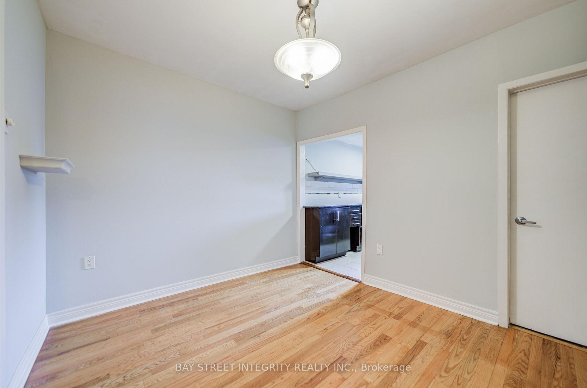 Photo 19 of 19 Robinson Avenue, Scarborough, Oakridge — HOMEH