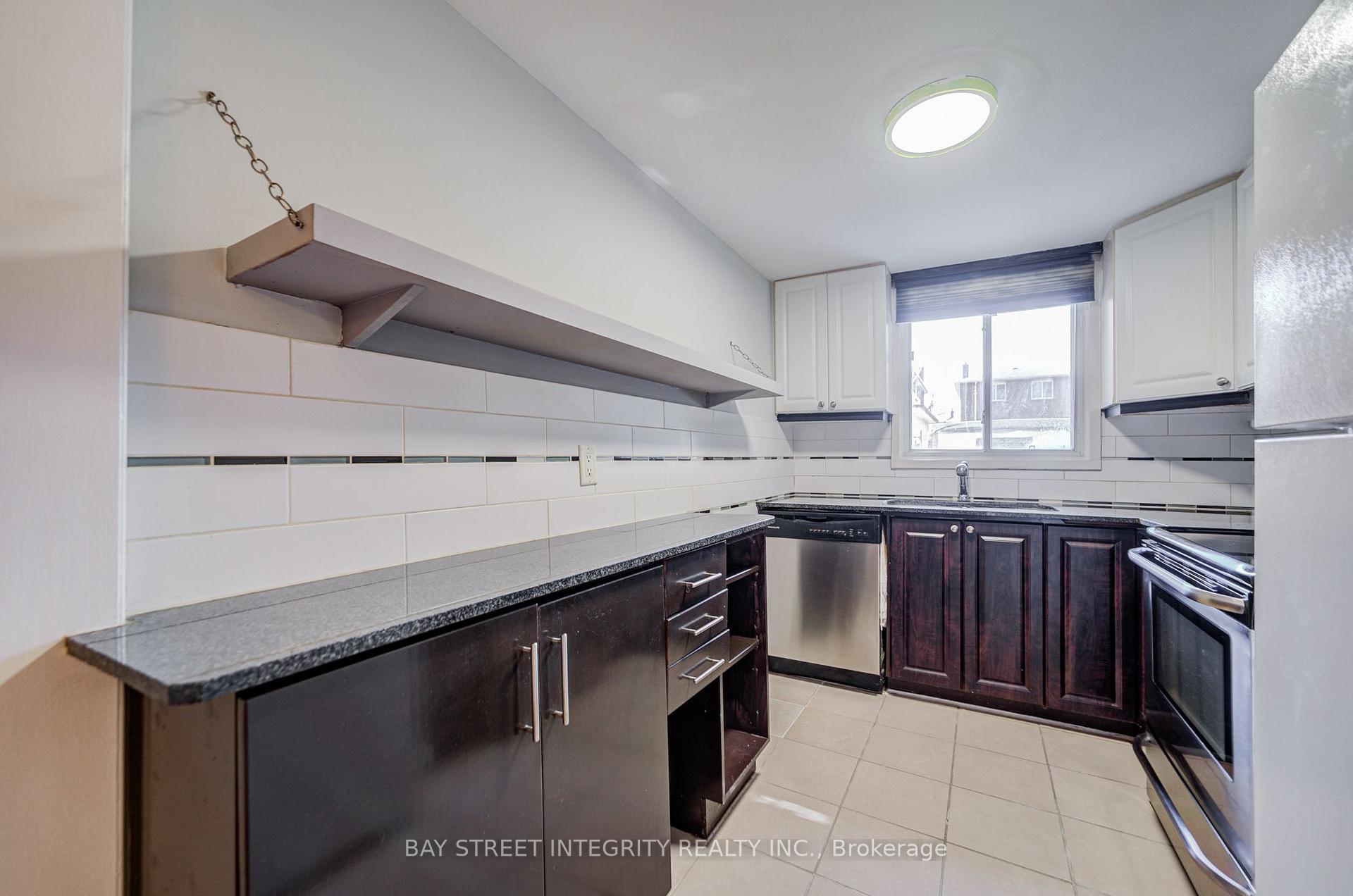 Photo 21 of 19 Robinson Avenue, Scarborough, Oakridge — HOMEH