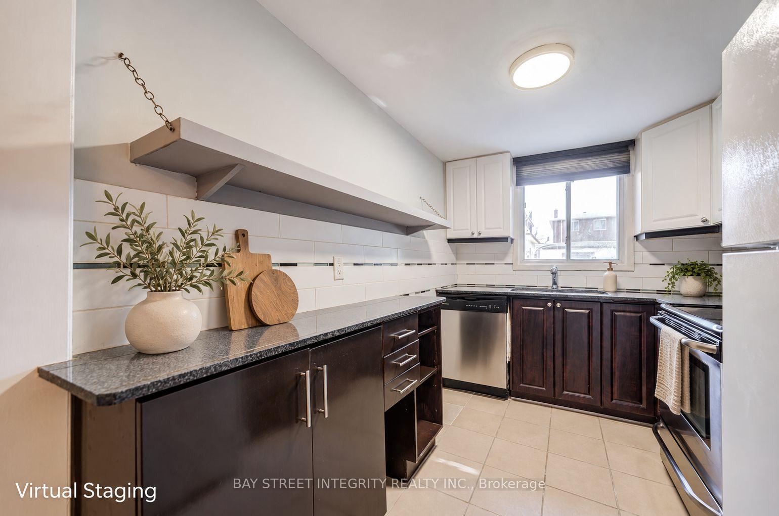 Photo 22 of 19 Robinson Avenue, Scarborough, Oakridge — HOMEH