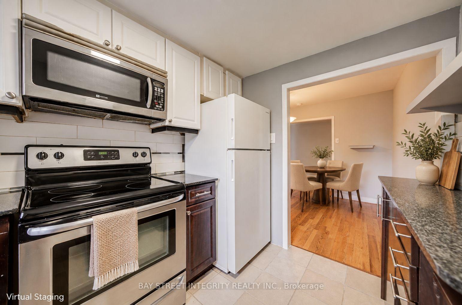 Photo 24 of 19 Robinson Avenue, Scarborough, Oakridge — HOMEH