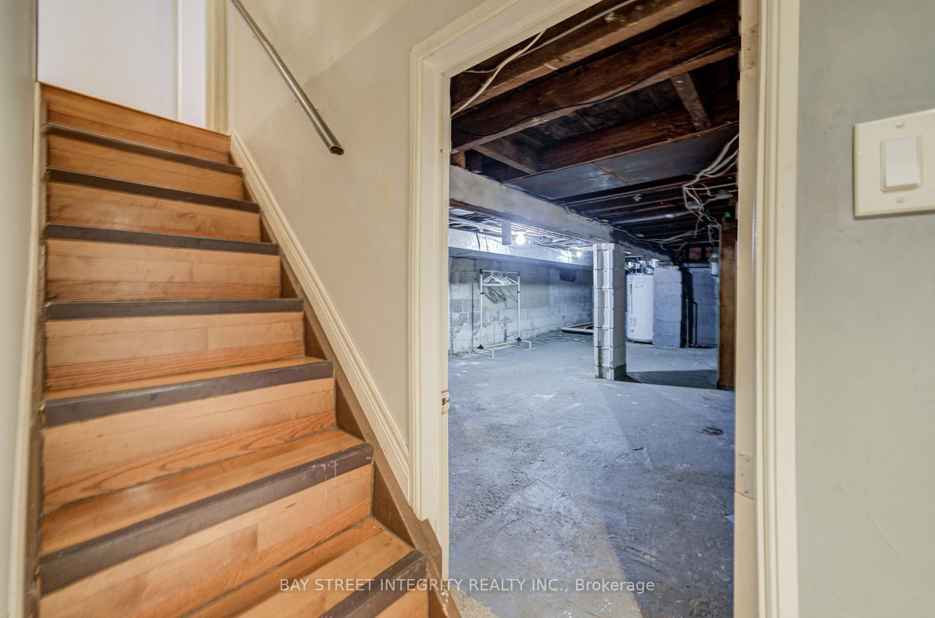 Photo 34 of 19 Robinson Avenue, Scarborough, Oakridge — HOMEH