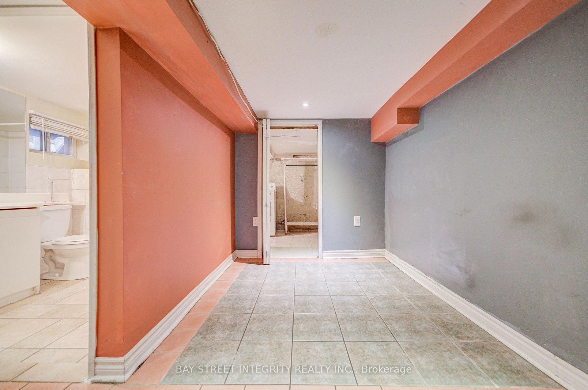 Photo 38 of 19 Robinson Avenue, Scarborough, Oakridge — HOMEH