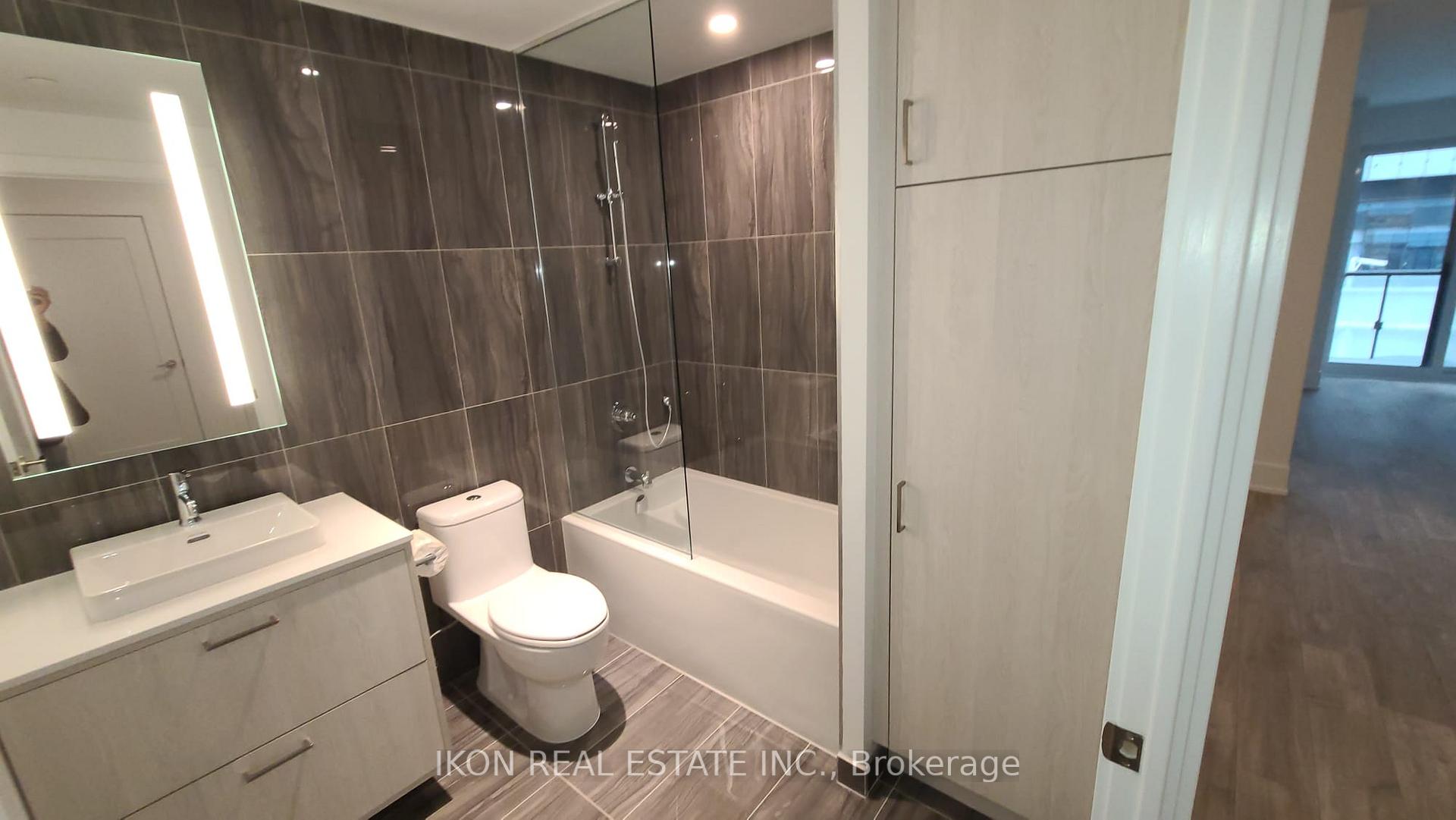 Photo 7 of Unit 809, 480 Front St Street, Toronto, Waterfront Communities — HOMEH