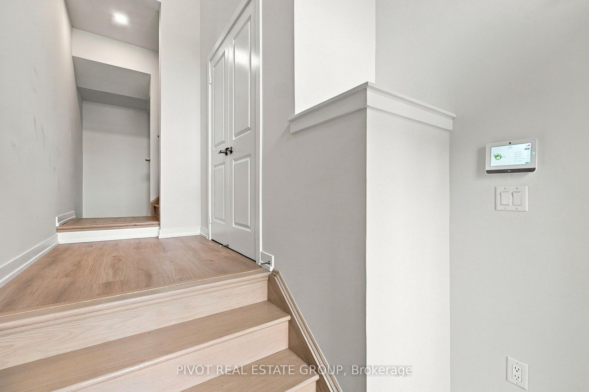 Photo 6 of 80 Danielle Moore Circle, Scarborough, Bendale — HOMEH
