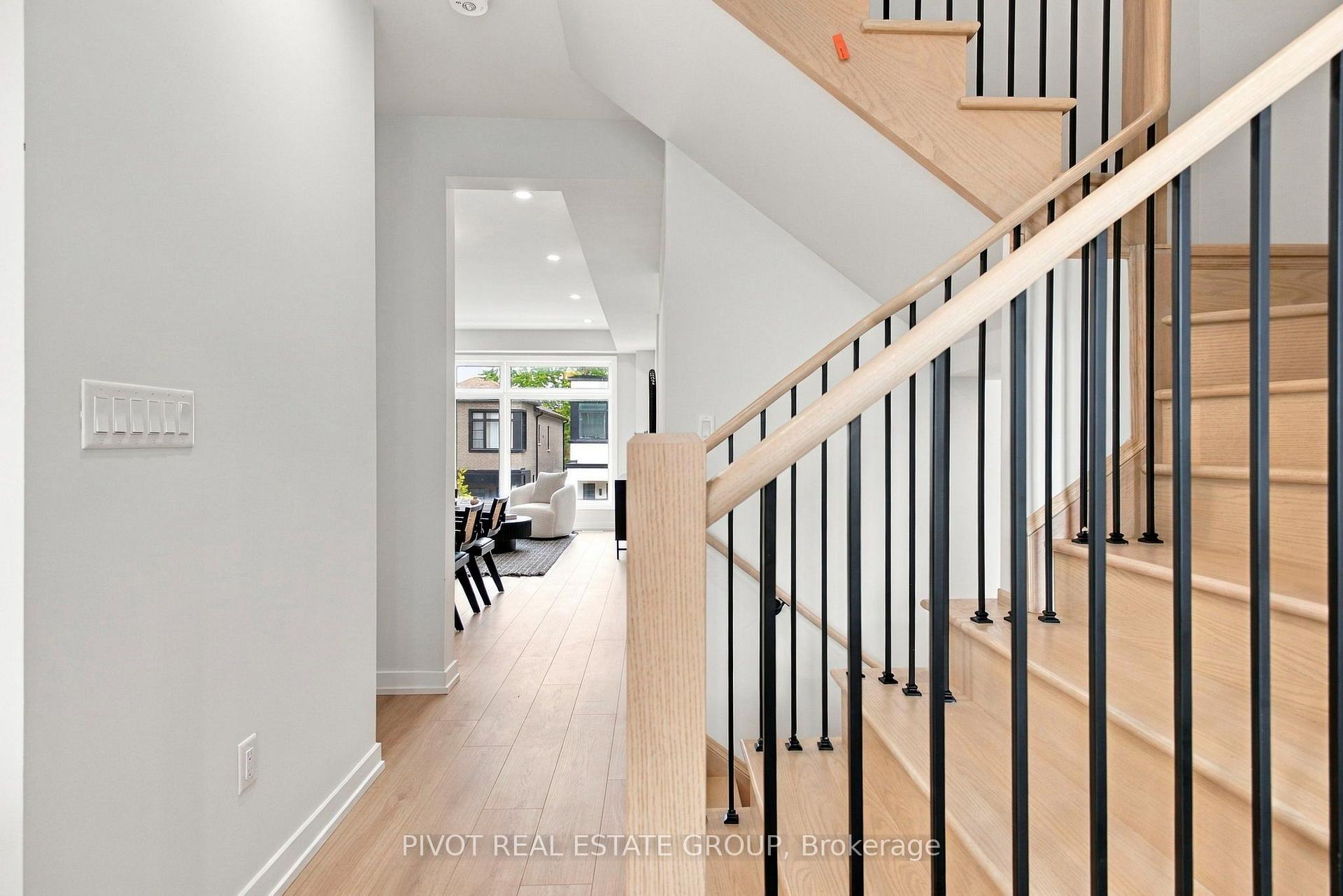 Photo 8 of 80 Danielle Moore Circle, Scarborough, Bendale — HOMEH