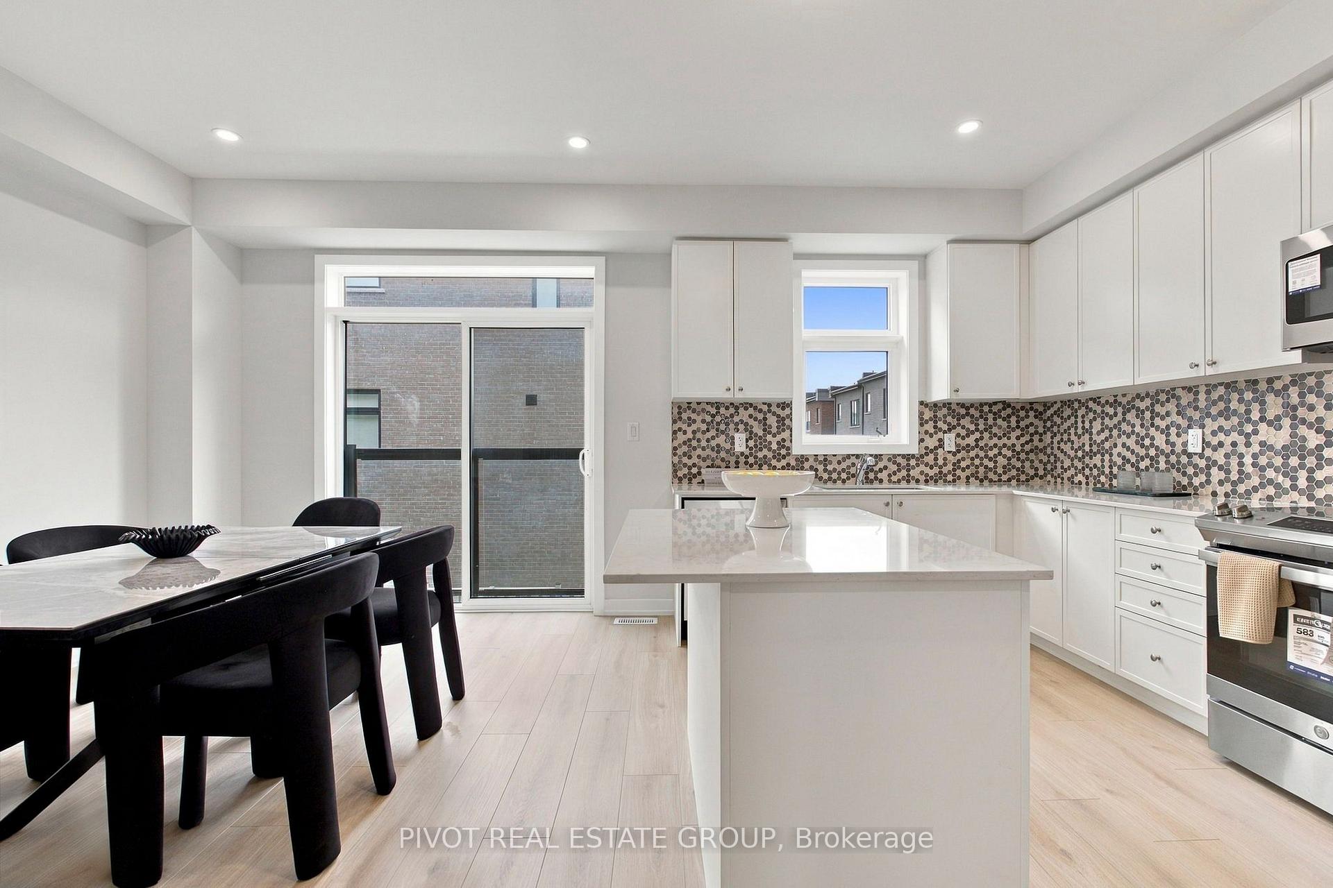 Photo 15 of 80 Danielle Moore Circle, Scarborough, Bendale — HOMEH