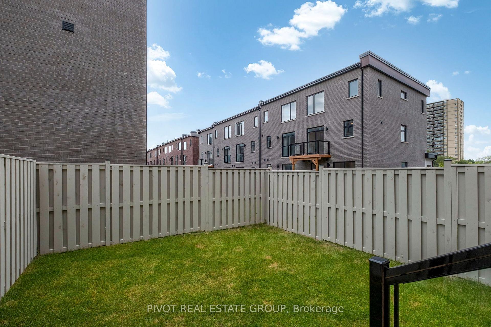 Photo 47 of 80 Danielle Moore Circle, Scarborough, Bendale — HOMEH
