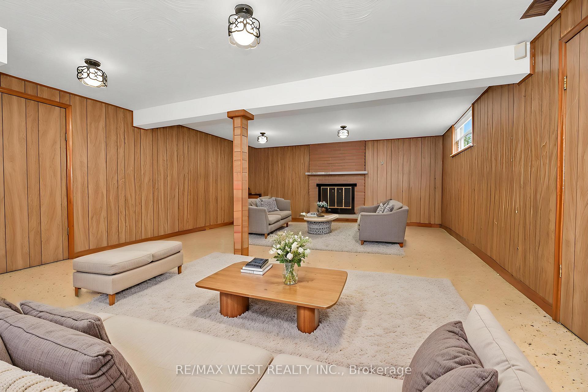 Photo 7 of 428 Maple Leaf Drive, North York, Maple Leaf — HOMEH