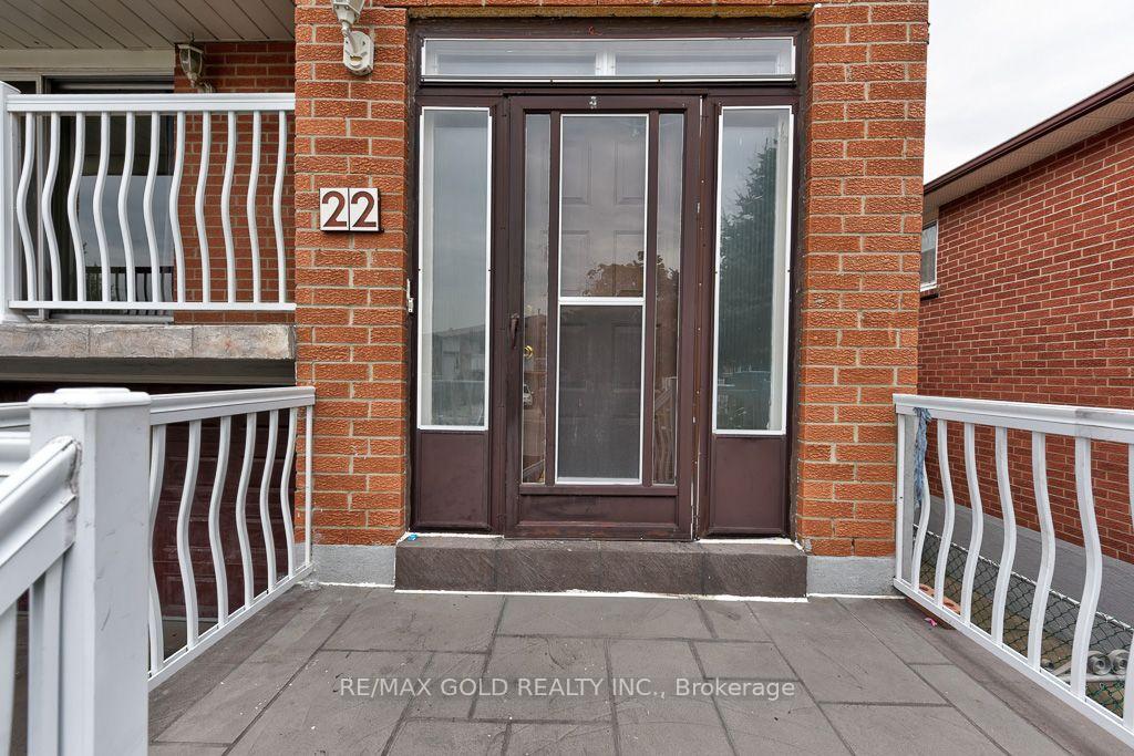 Photo 4 of 22 Kittiwake Avenue, Etobicoke, West Humber-Clairville — HOMEH