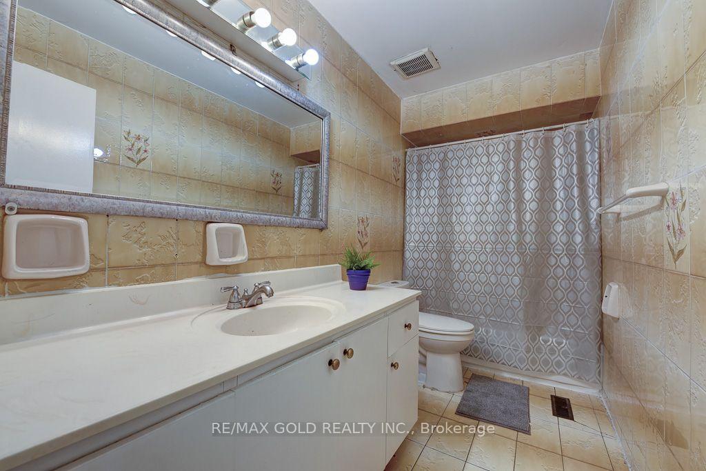 Photo 25 of 22 Kittiwake Avenue, Etobicoke, West Humber-Clairville — HOMEH