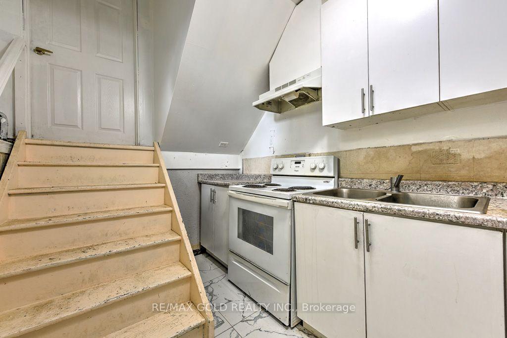 Photo 33 of 22 Kittiwake Avenue, Etobicoke, West Humber-Clairville — HOMEH