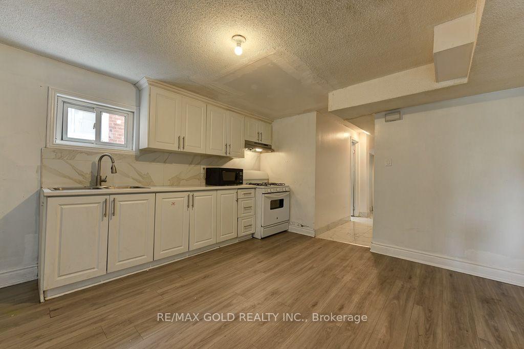Photo 34 of 22 Kittiwake Avenue, Etobicoke, West Humber-Clairville — HOMEH